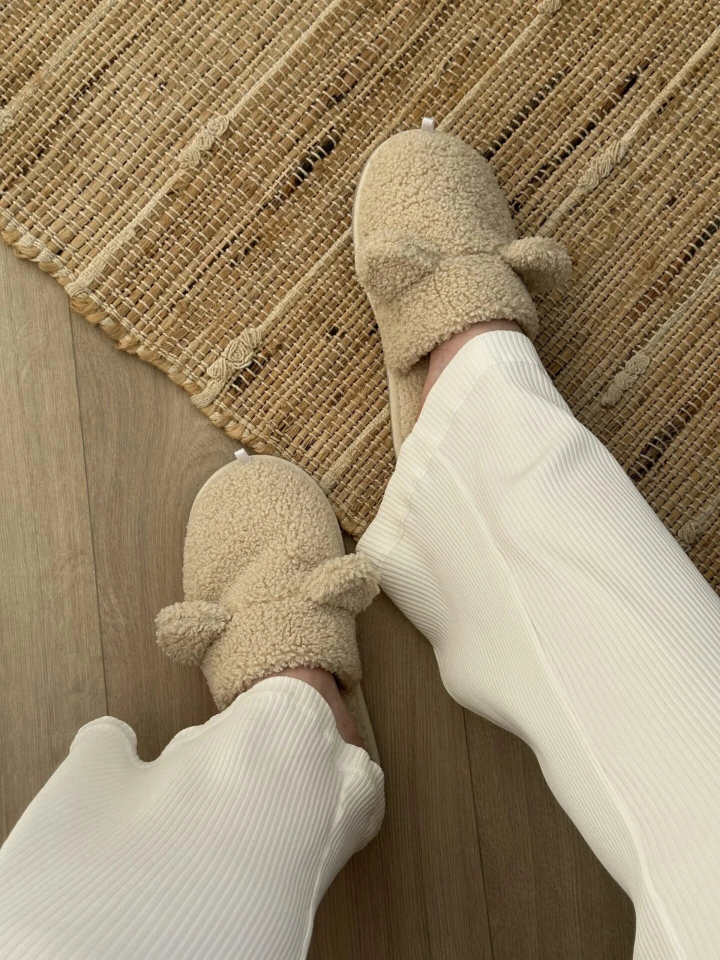 Children's fur slippers TEDDI milk