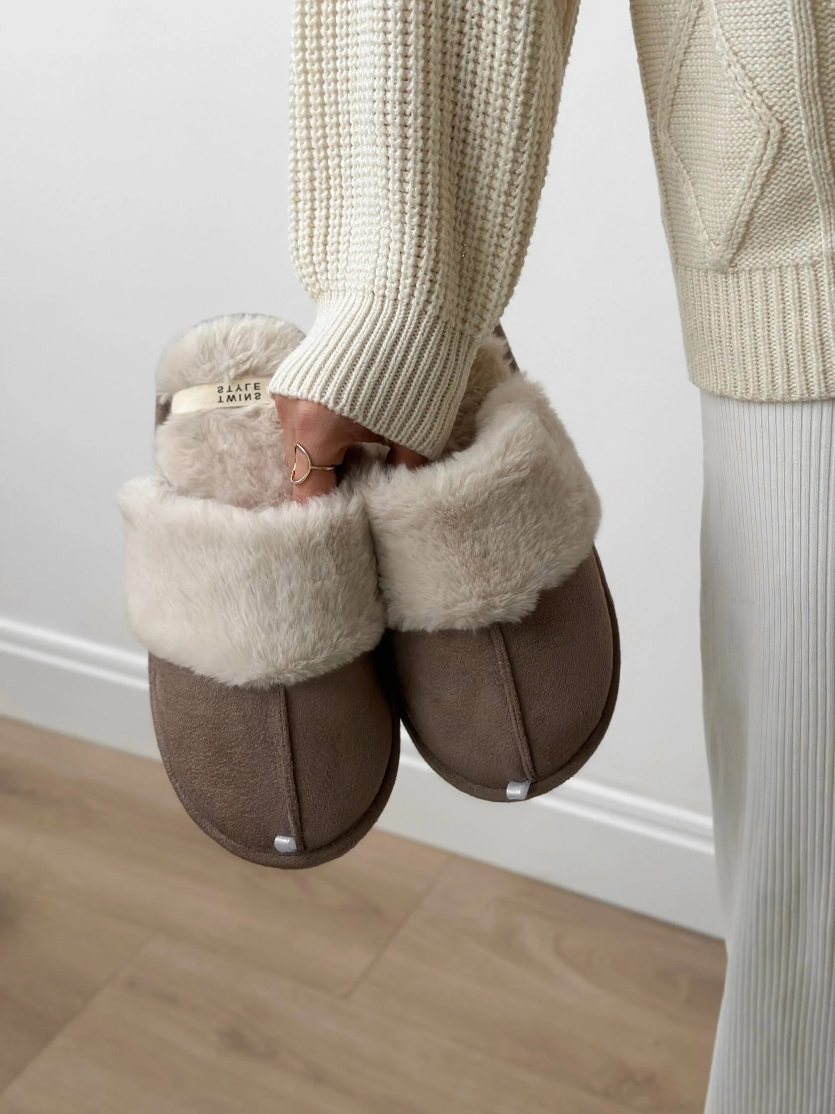 Women's slippers HS-LUX suede mocha