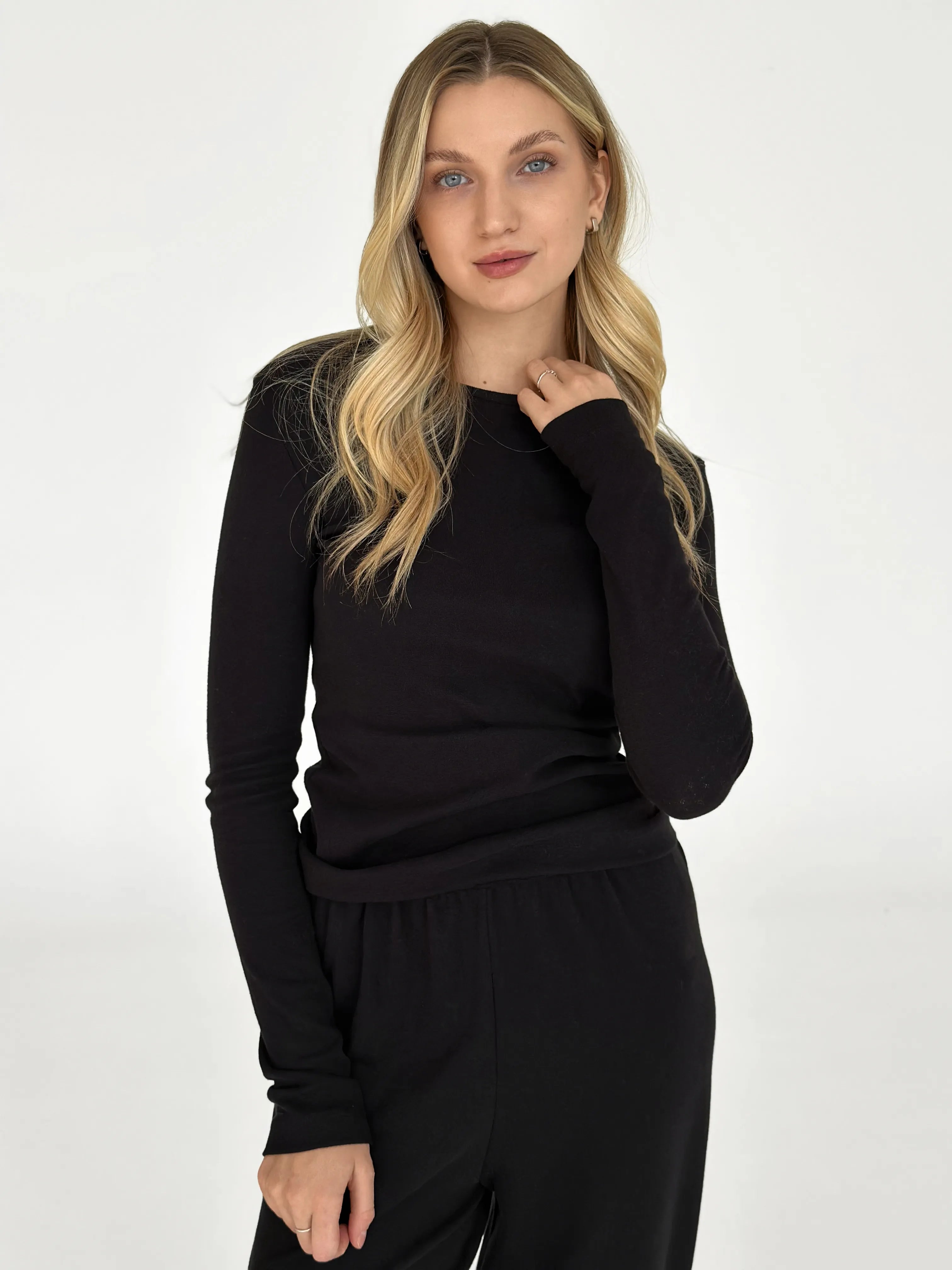 Ribbed knitted suit wide pants and long sleeves black