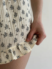 Muslin shorts Ruffle flowers on ivory