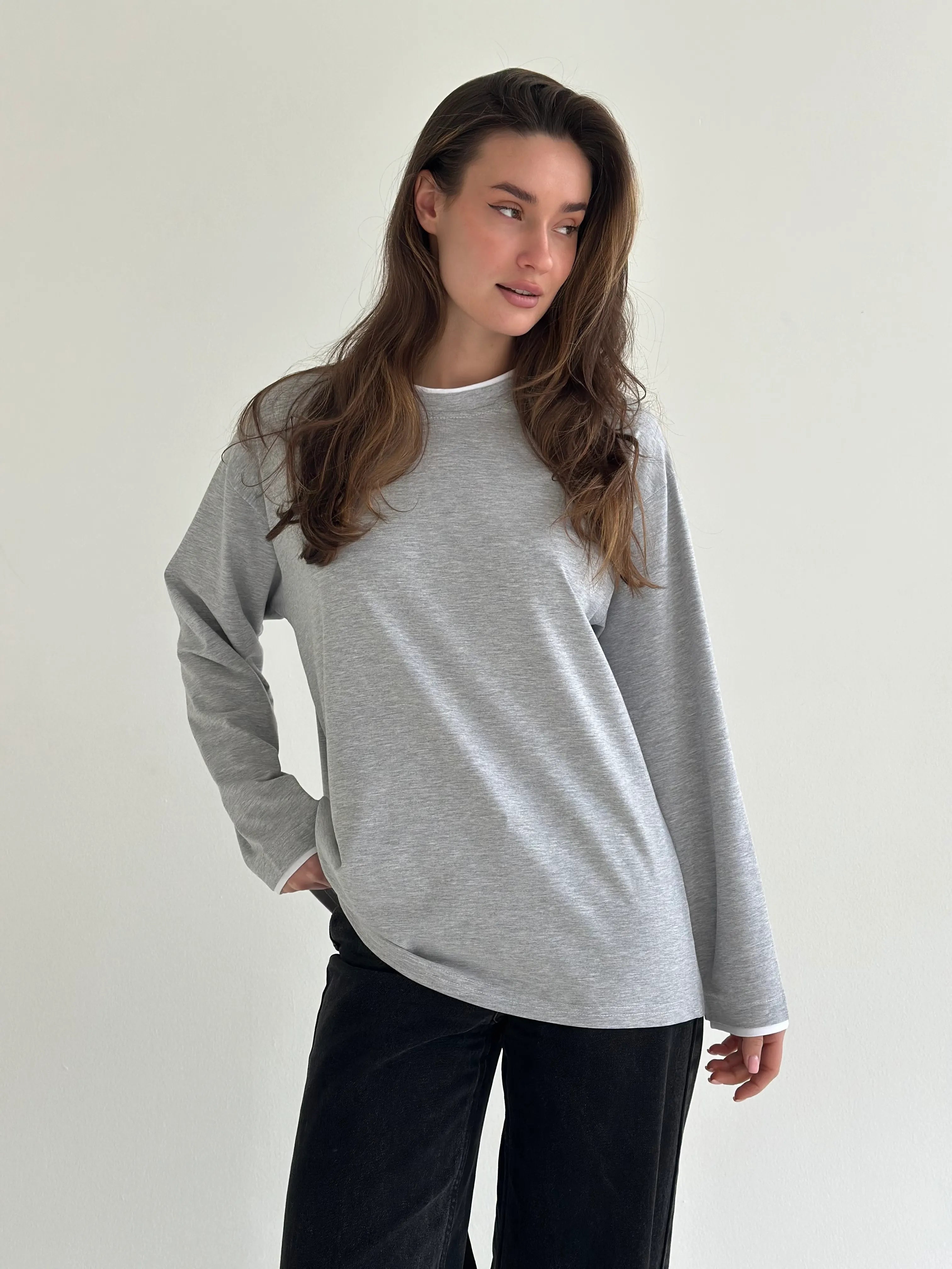 Longsleeve with white trim, gray