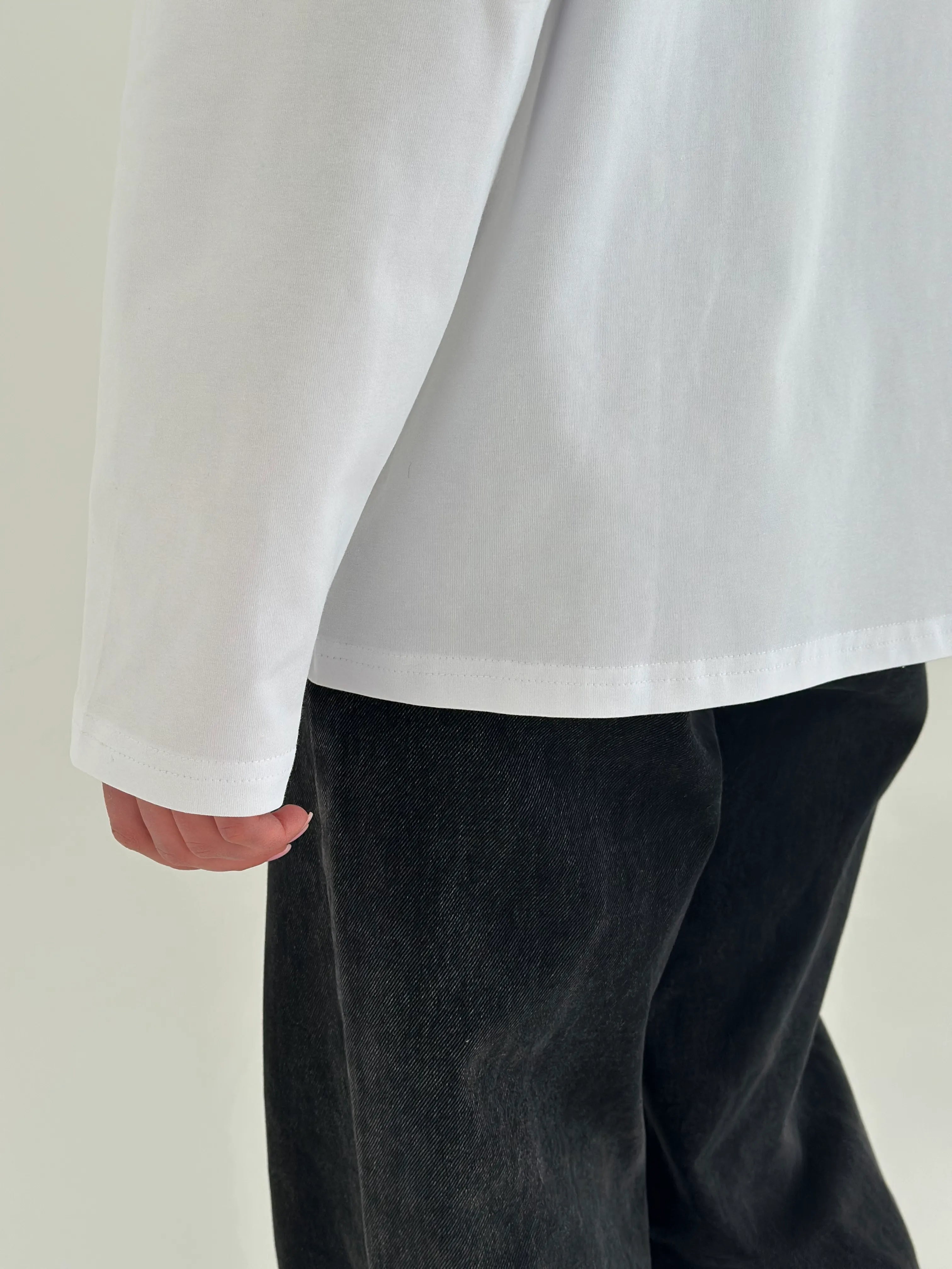 Longsleeve with white trim, white