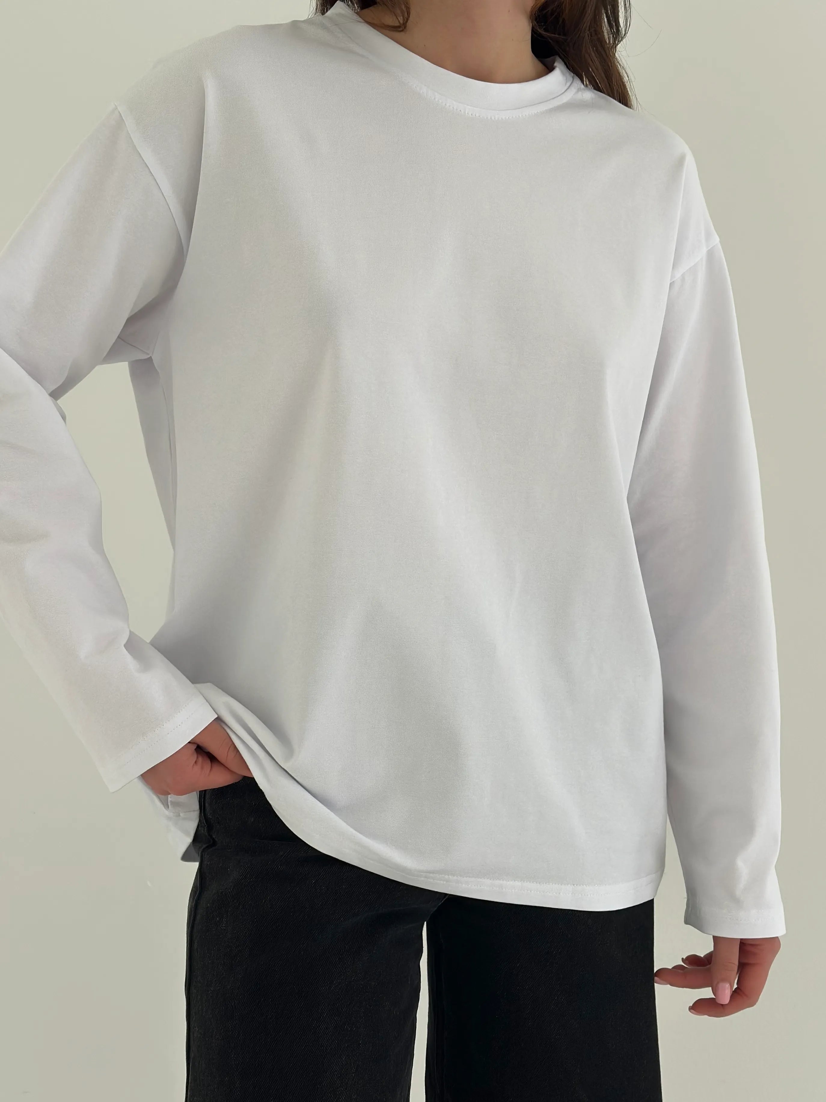Longsleeve with white trim, white