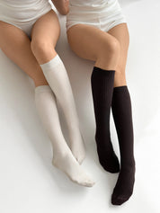 Chocolate ribbed knee-high socks