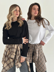 Longsleeve with white trim, black