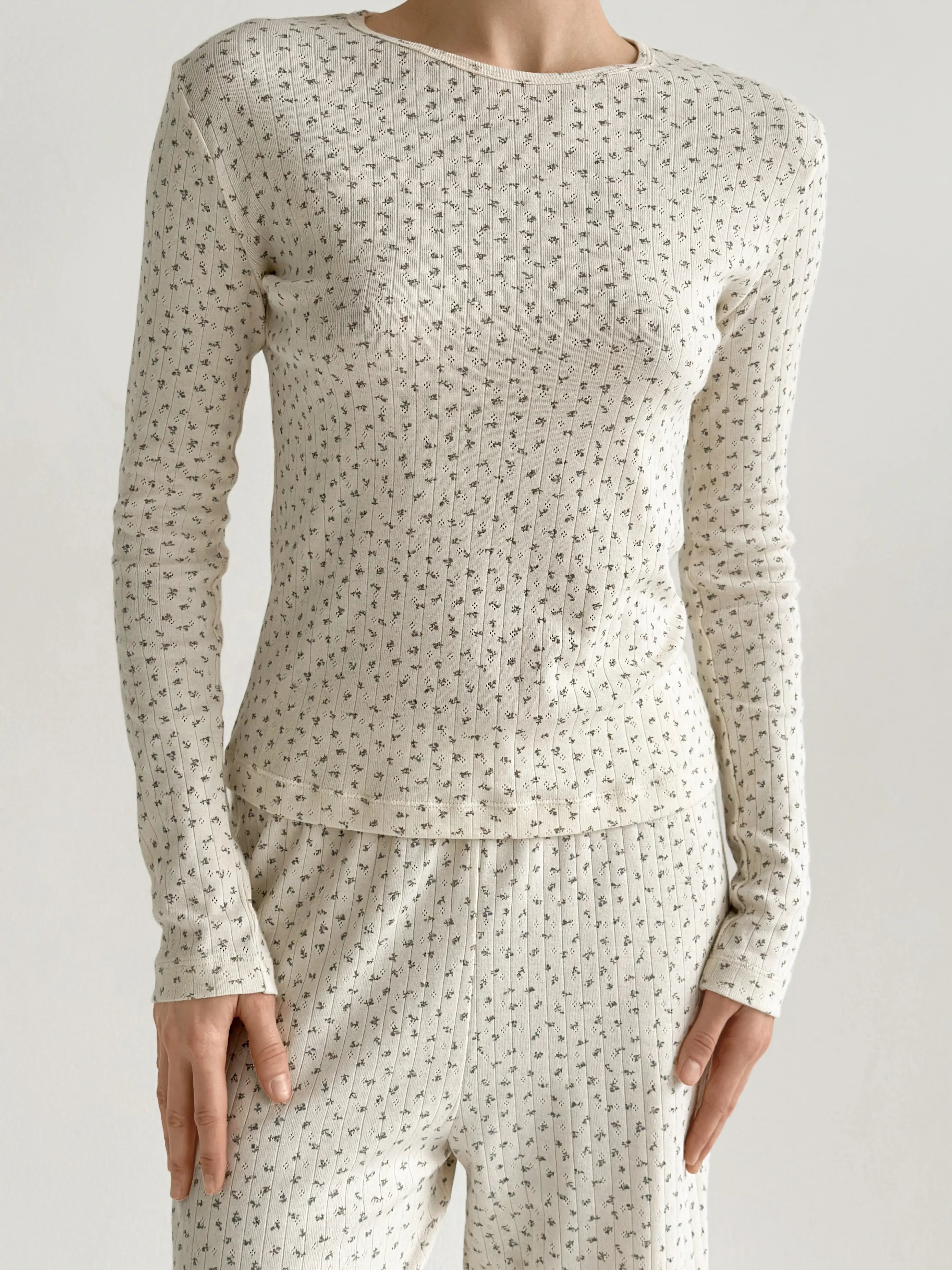 Ribana suit knitwear wide pants and long sleeves blue flower