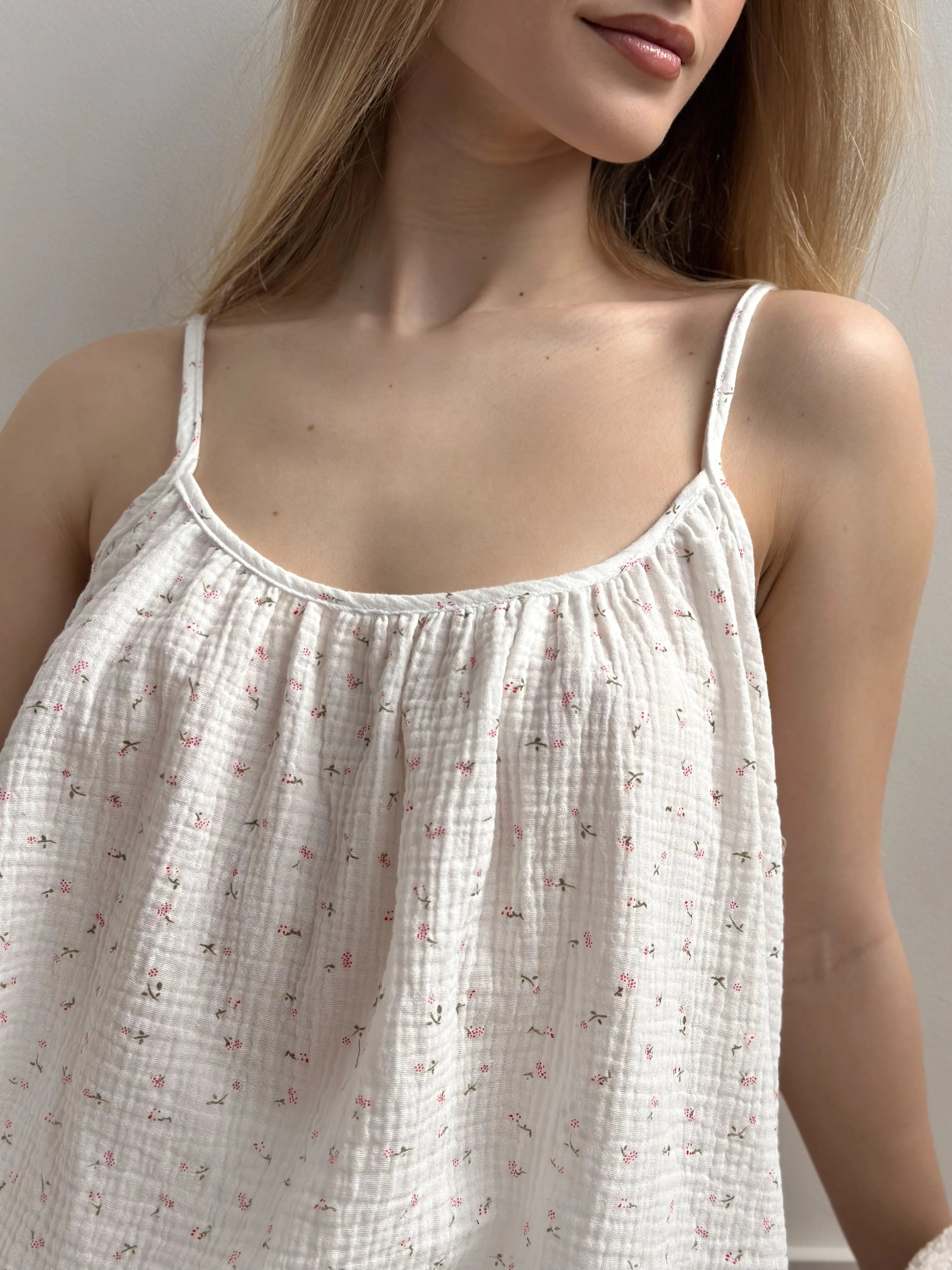 Muslin tank top and shorts suit white daisy