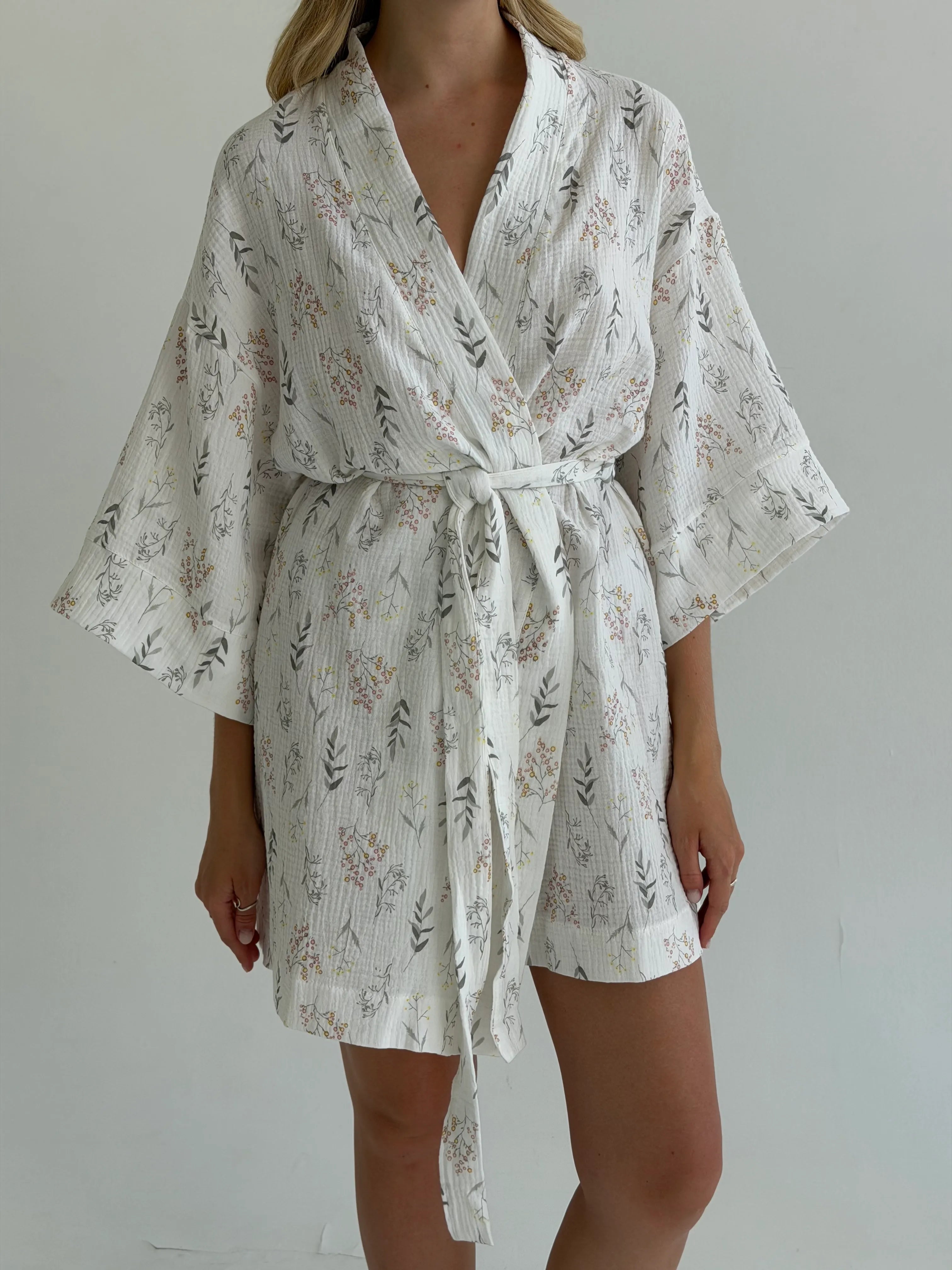 Kimono muslin robe wildflowers on white