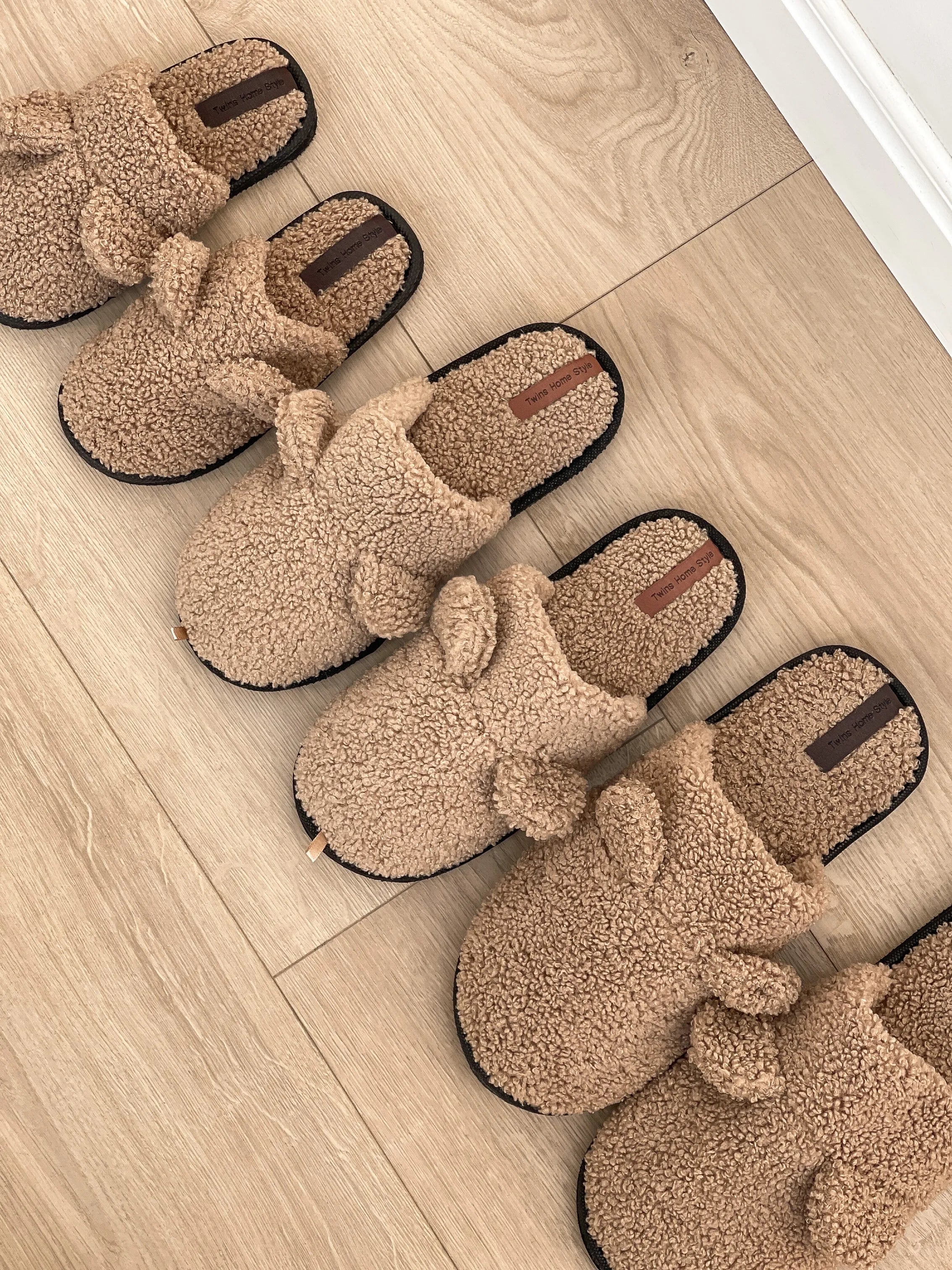 Children's fur slippers TEDDI brown