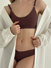 Seamless top in brown