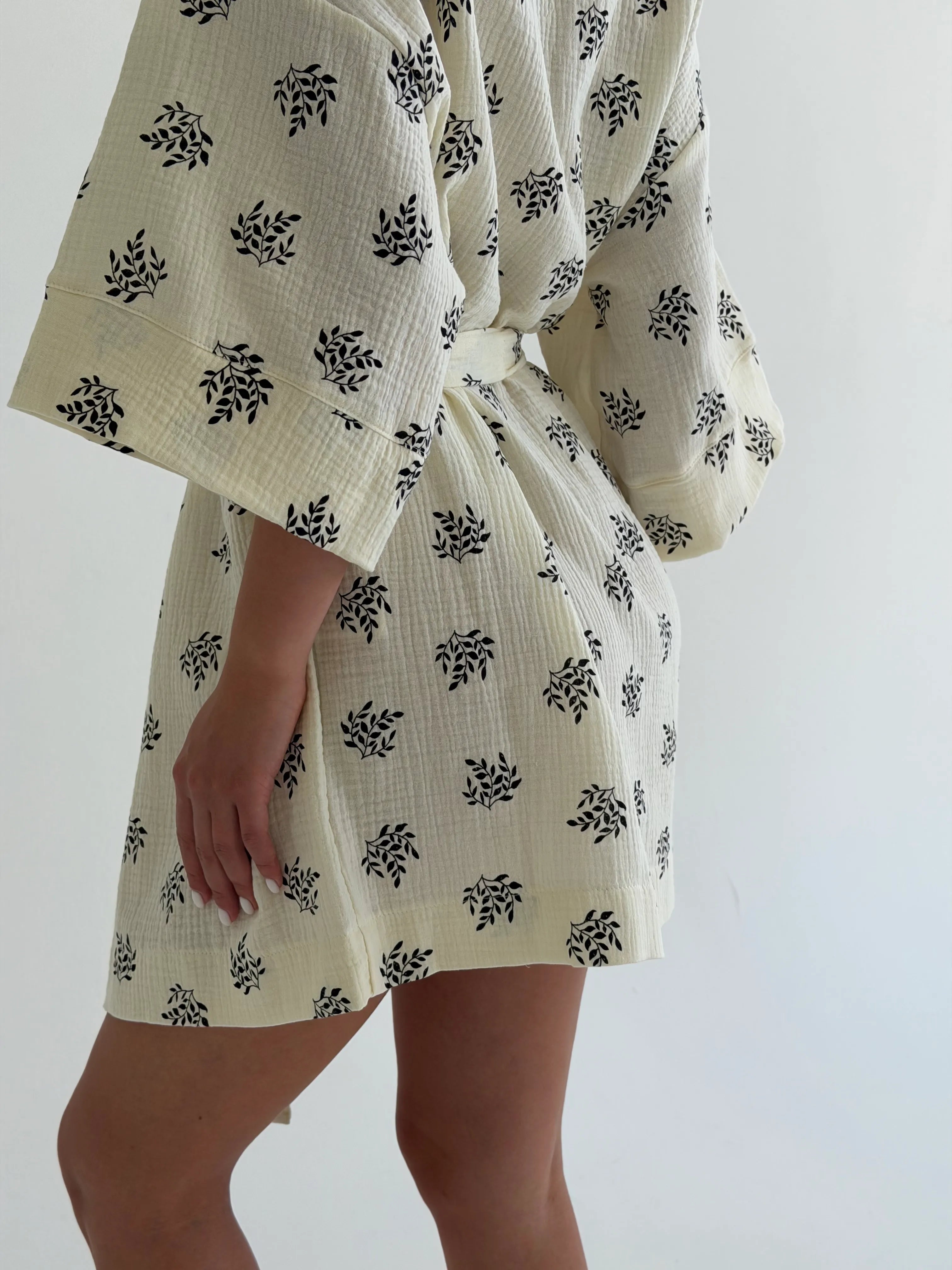 Kimono muslin robe, black twigs on milky