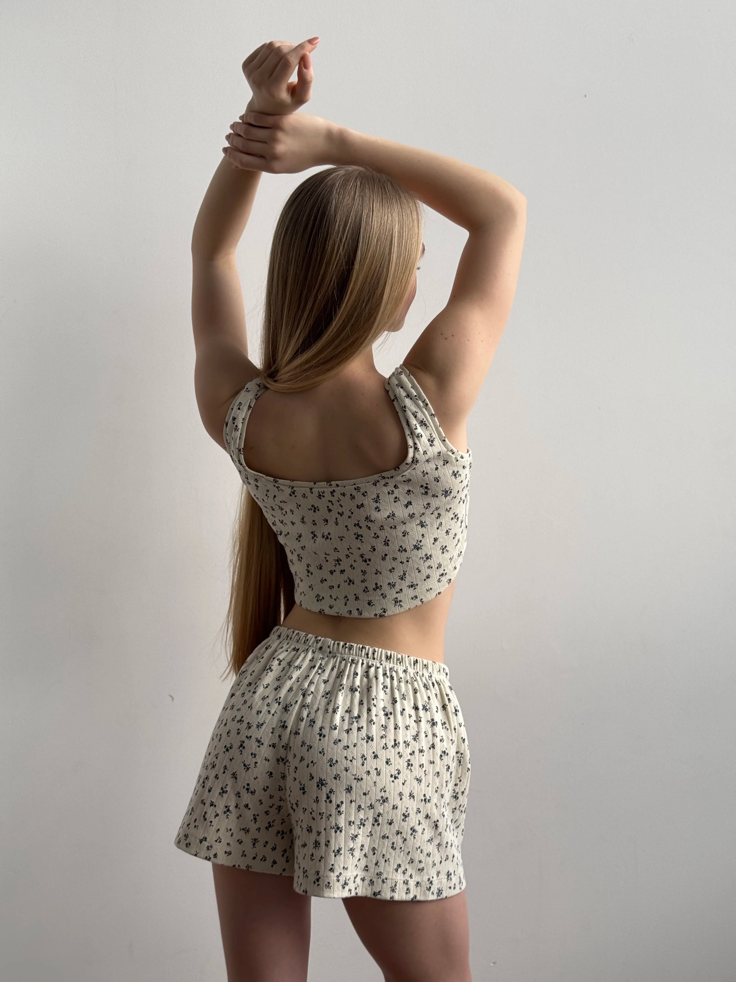 Ribbed shorts milky blue flower