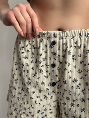 Ribbed shorts milky blue flower