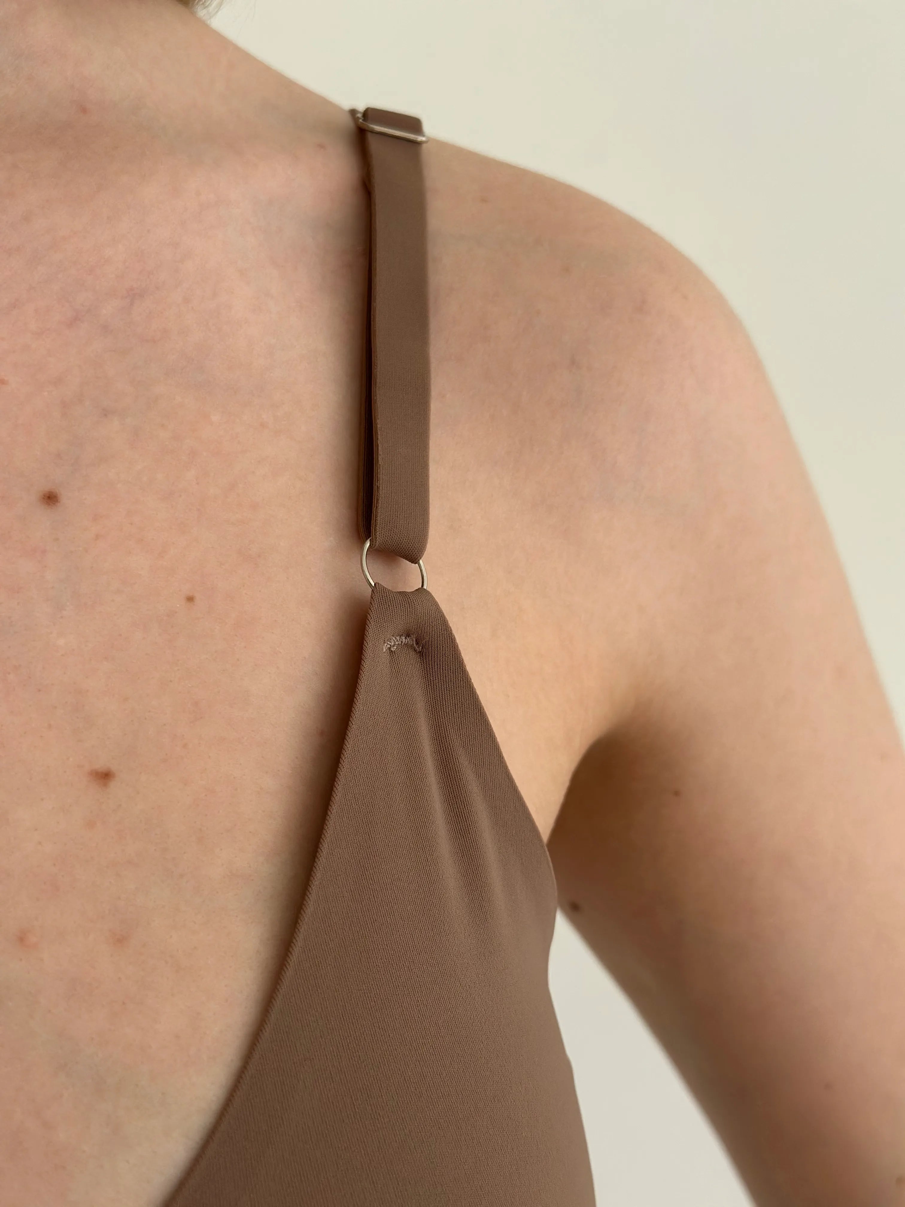 Seamless top in cappuccino