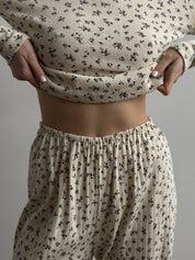 Ribbed knitted suit wide pants + longsleeves milky with flower