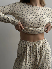 Ribbed knitted suit wide pants + longsleeves milky with flower