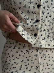 Ribbed longsleeve milky with blue flower