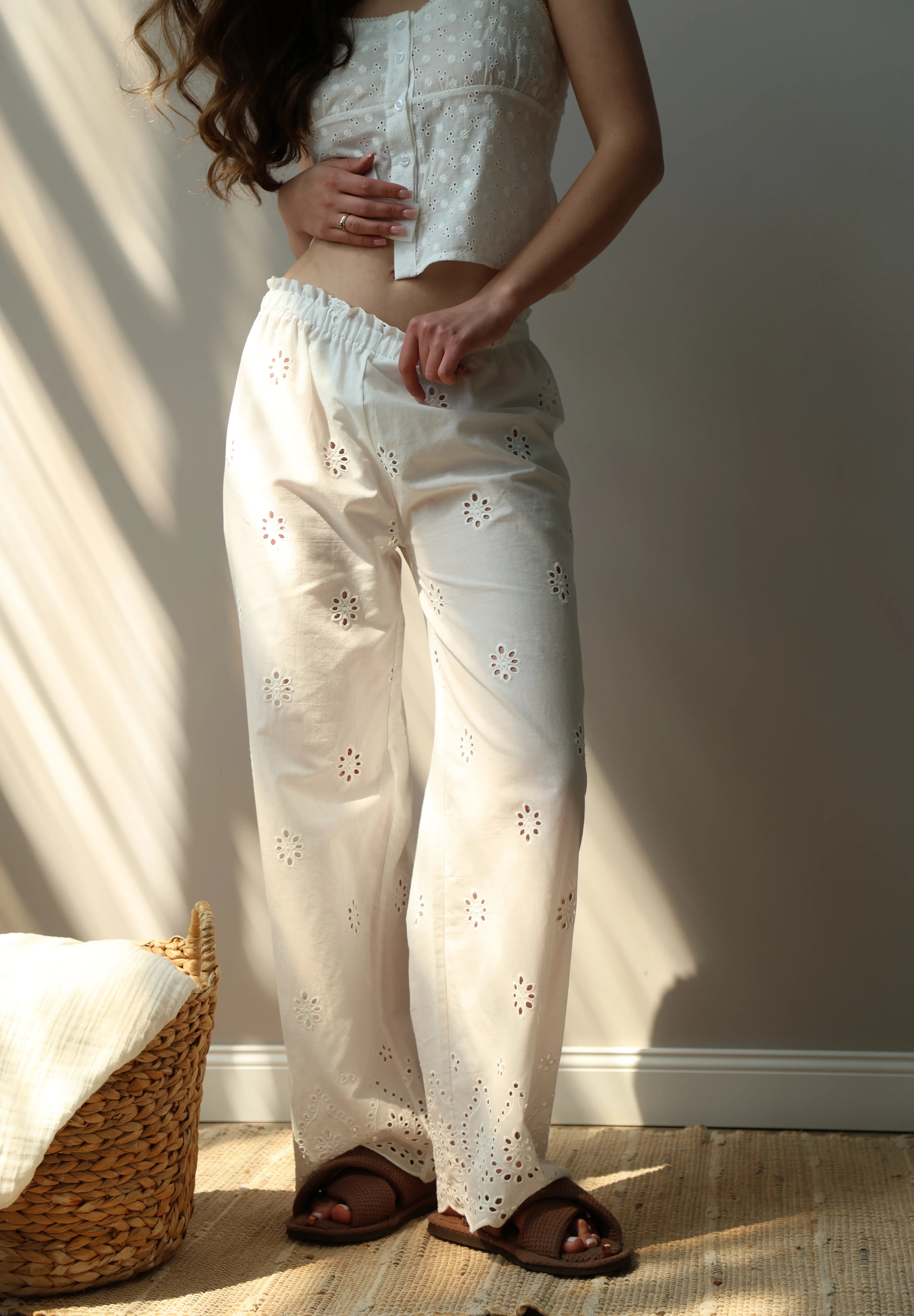 Pants Mono brocade openwork design "flower"