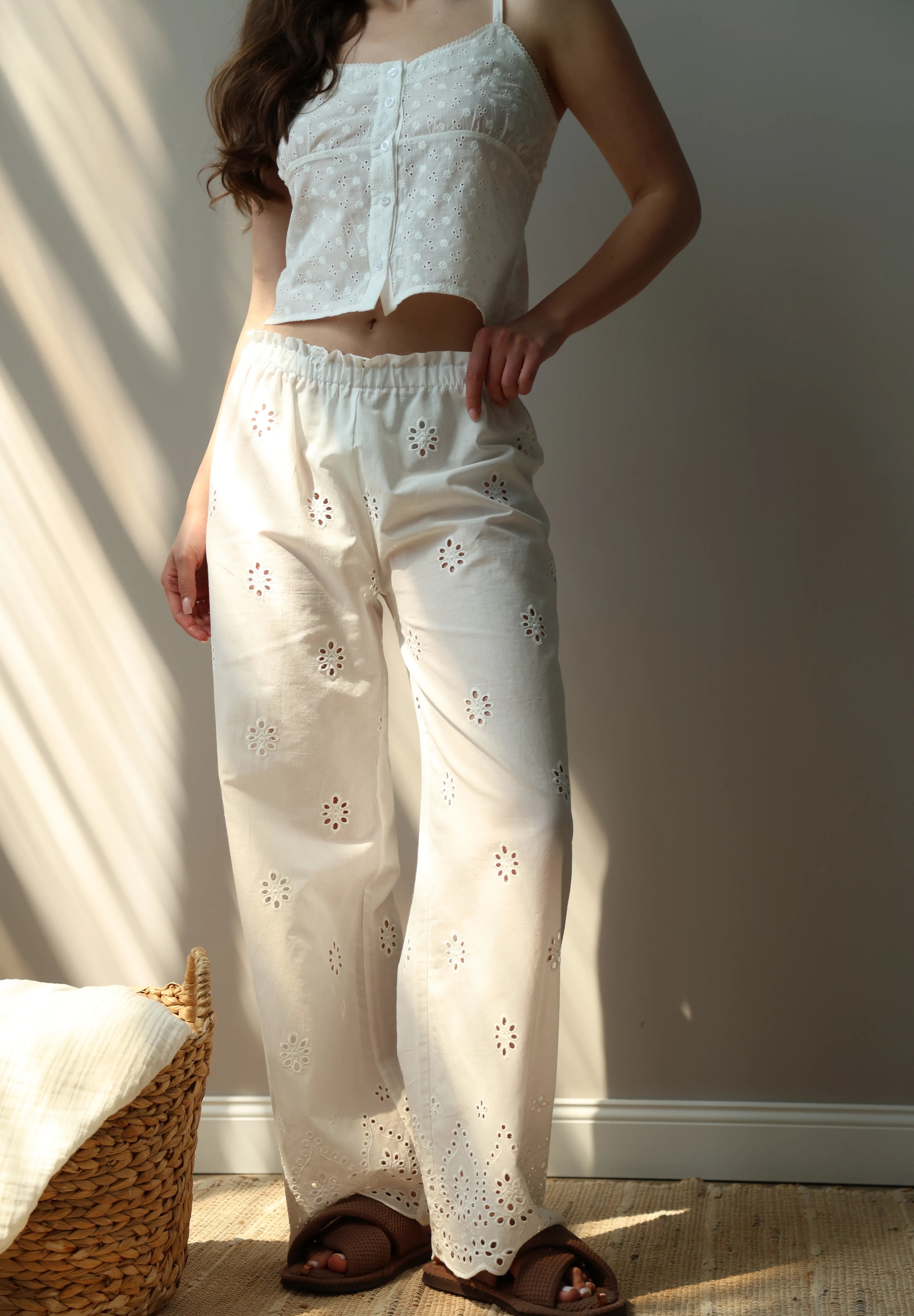 Pants Mono brocade openwork design "flower"