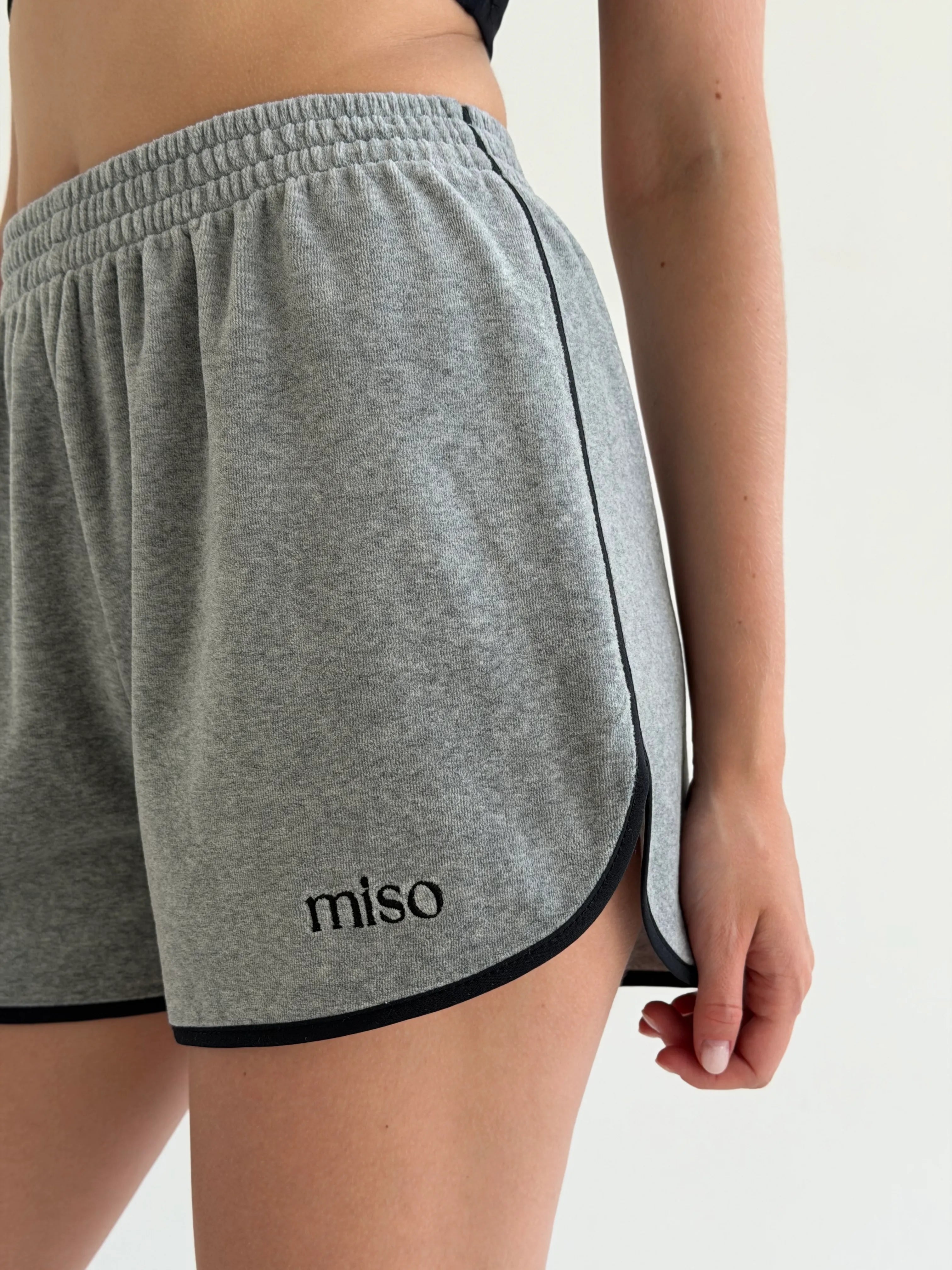 Velour sports suit with zip-up jacket and striped shorts, grey melange
