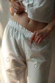 Pants Mono brocade openwork design "flower"
