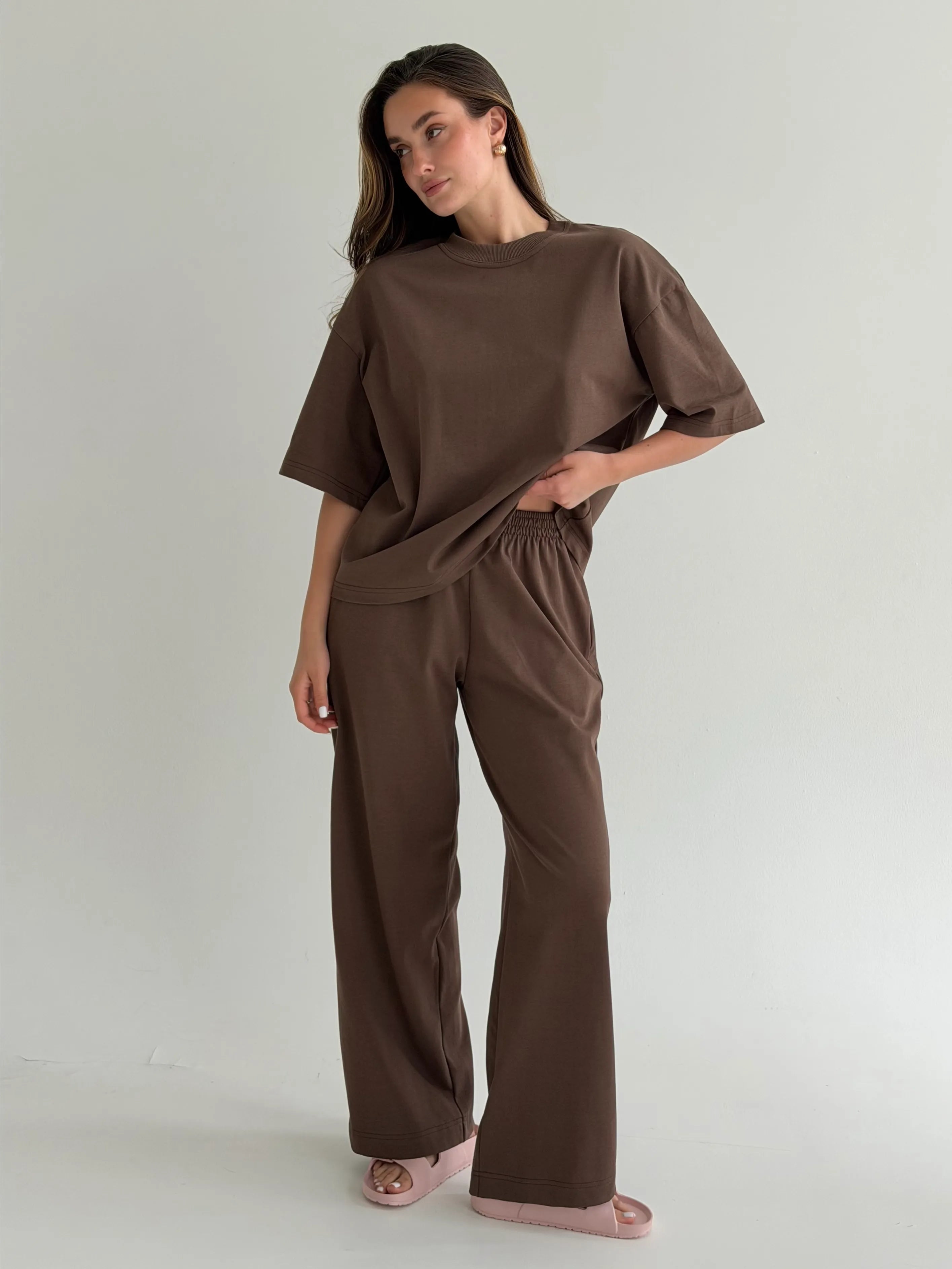 Knitwear suit T-shirt and pants, brown