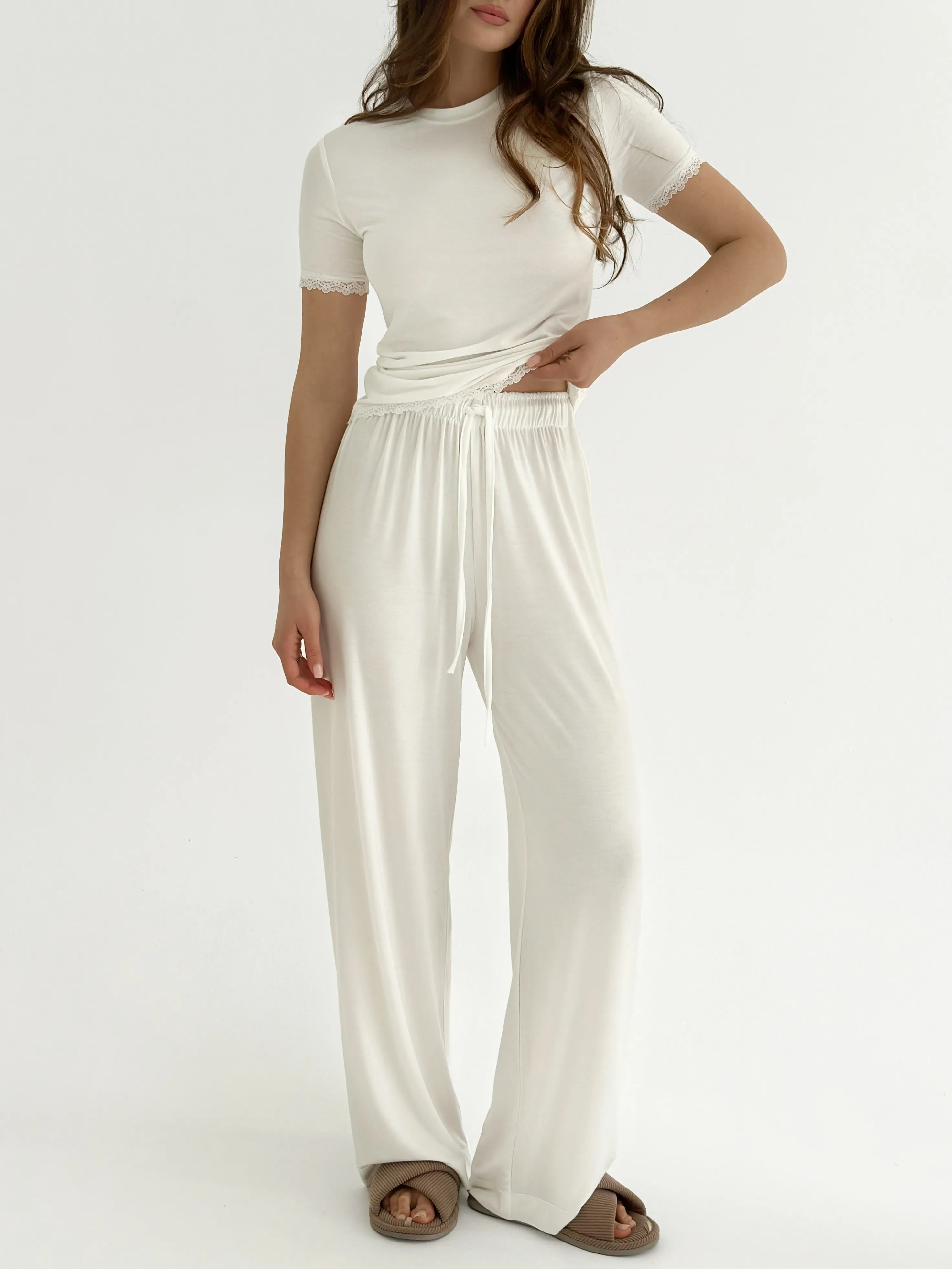 Modal T-shirt and pants suit milky