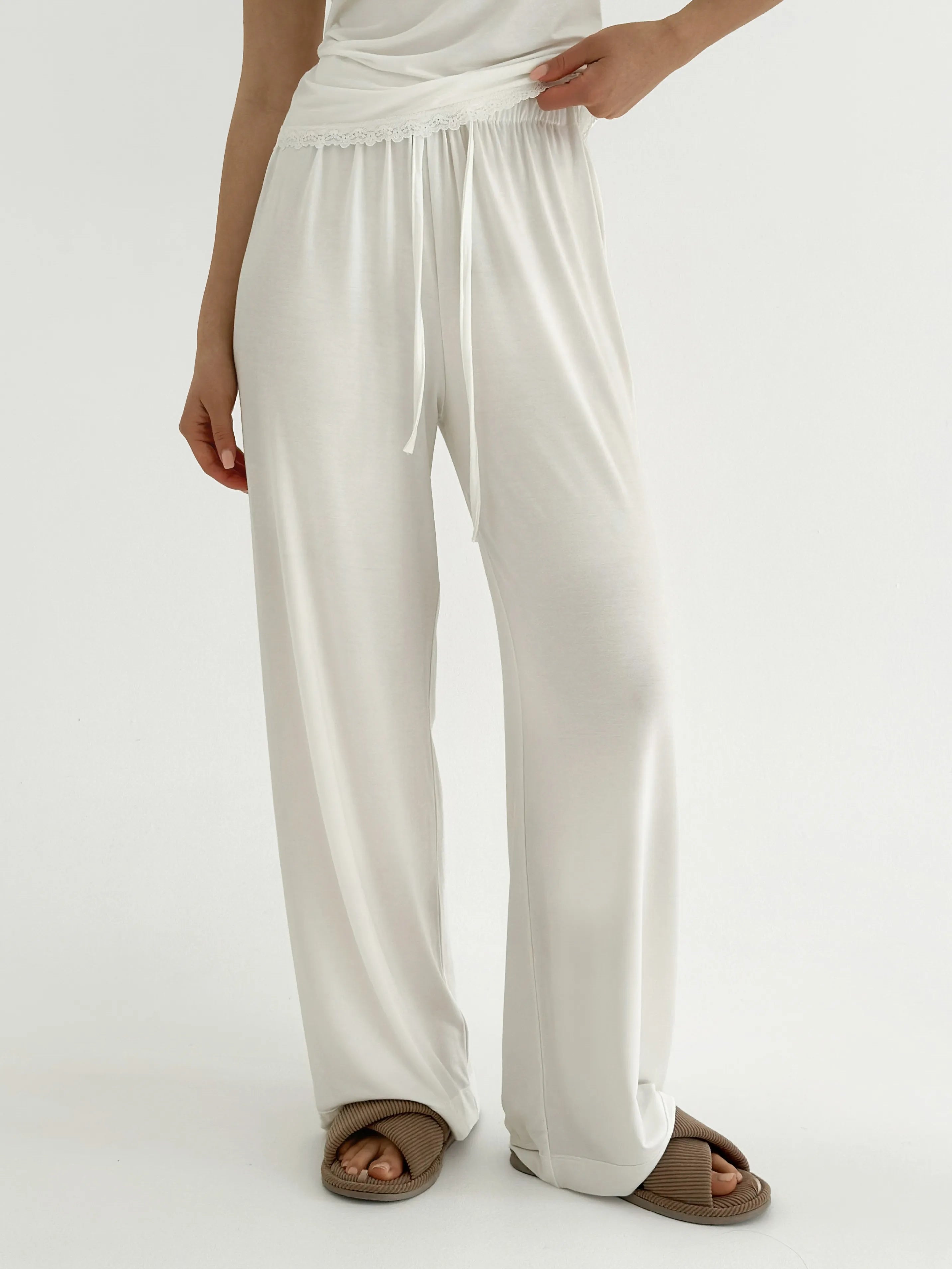 Modal T-shirt and pants suit milky