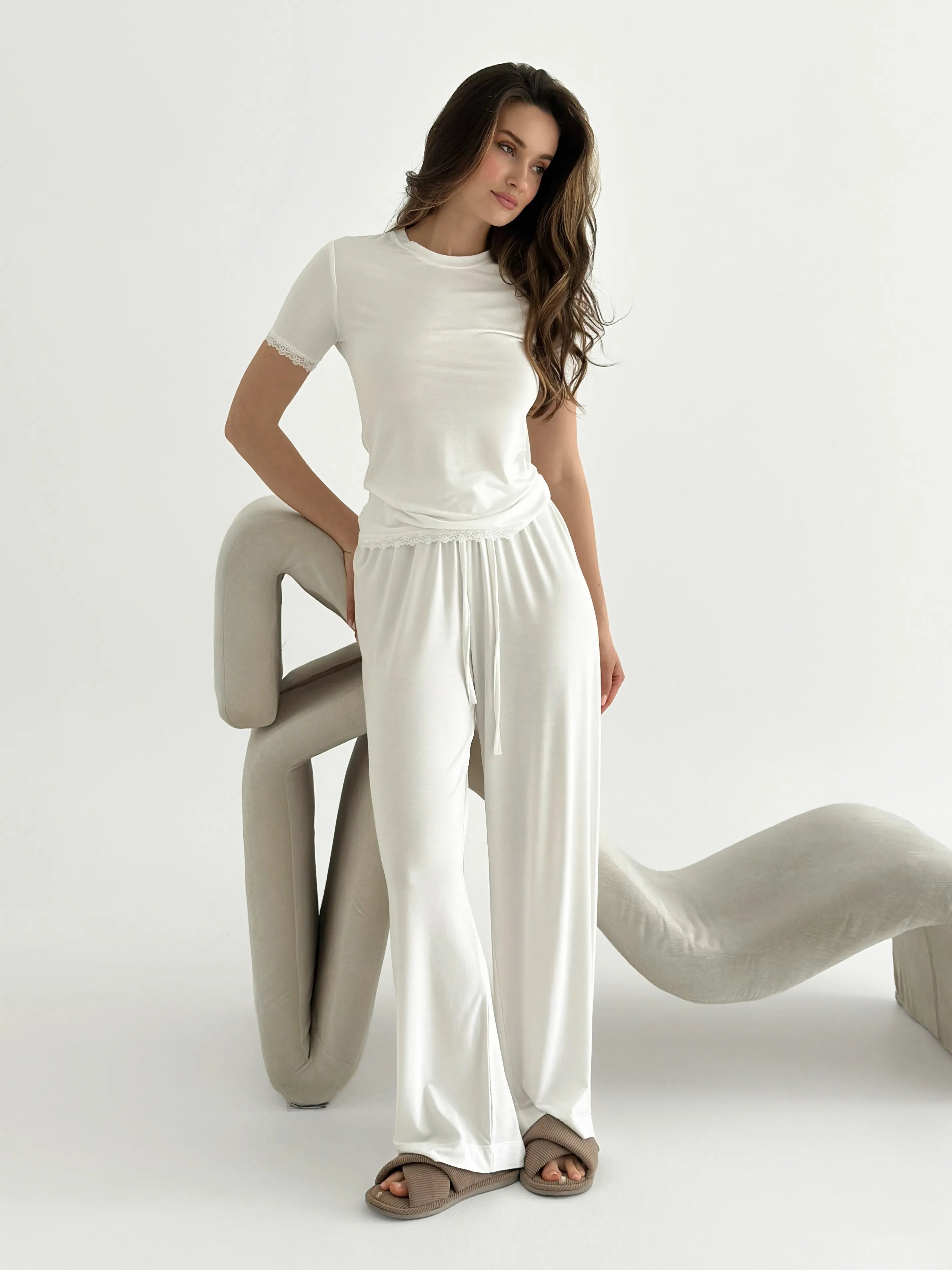 Modal T-shirt and pants suit milky
