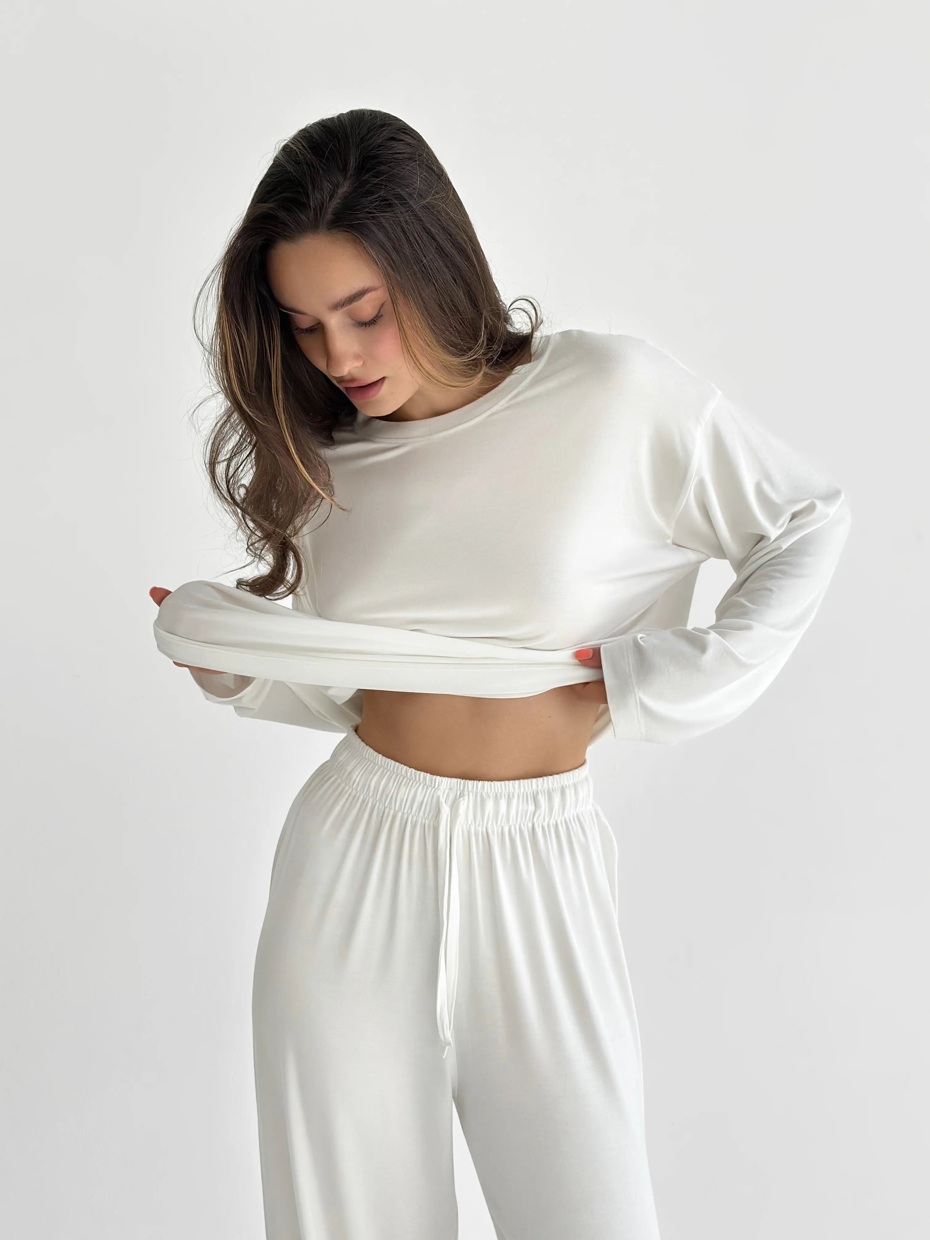 Modal Long-sleeved suit with wide trousers, milky