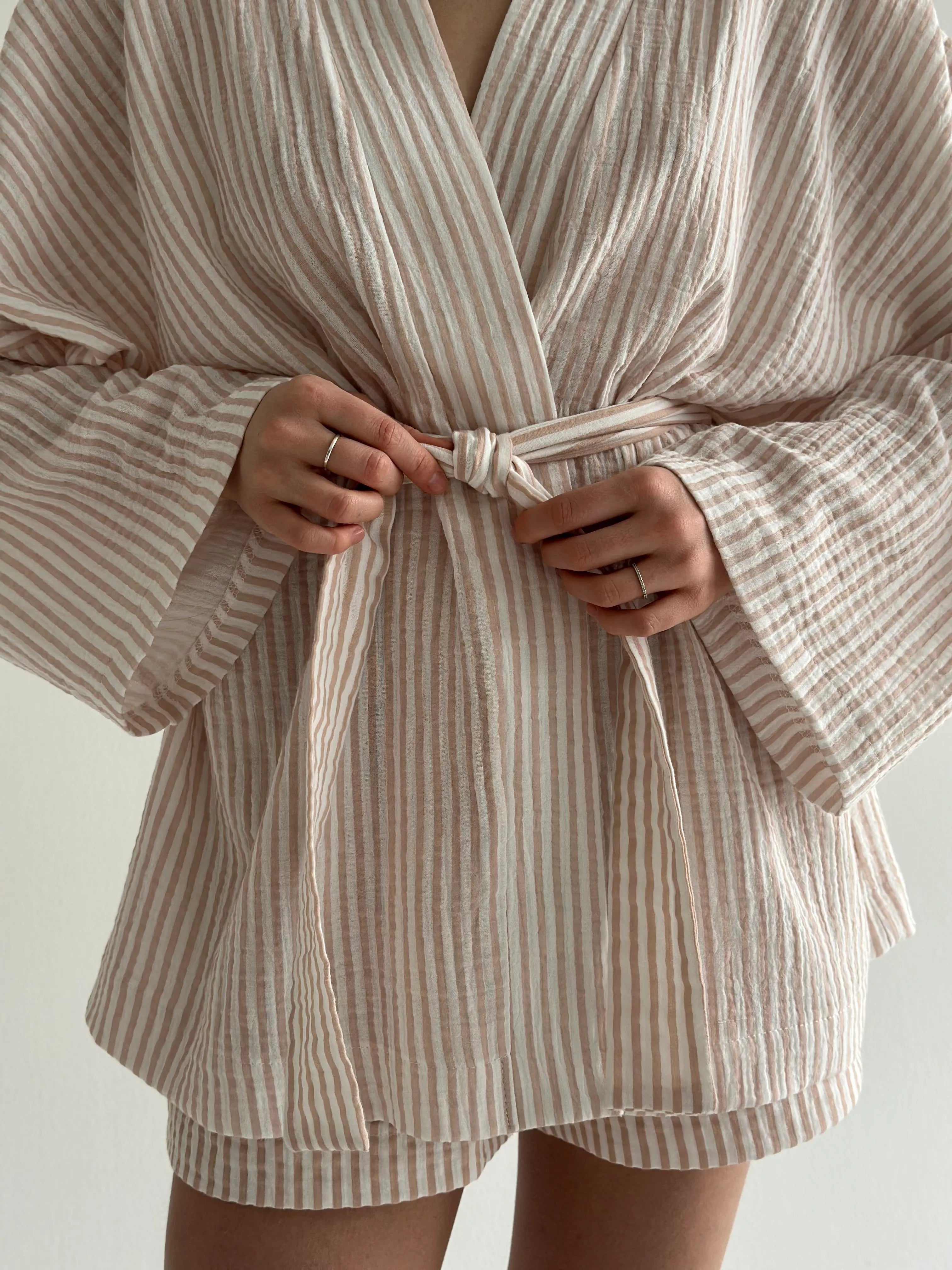 Muslin set 2-layer kimono and shorts striped beige