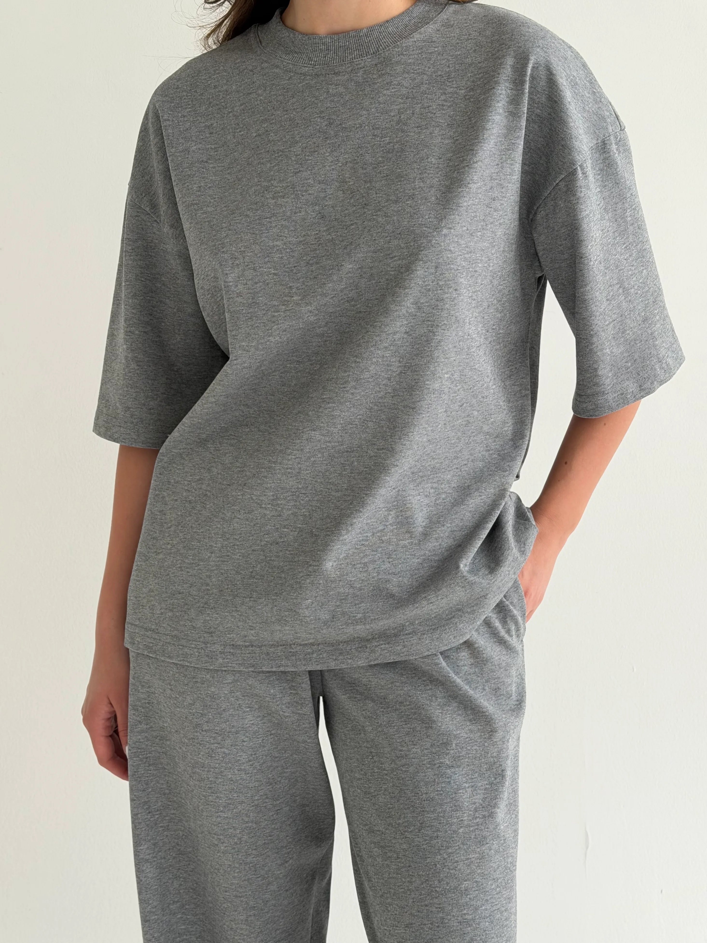 Knitwear suit T-shirt and pants, gray
