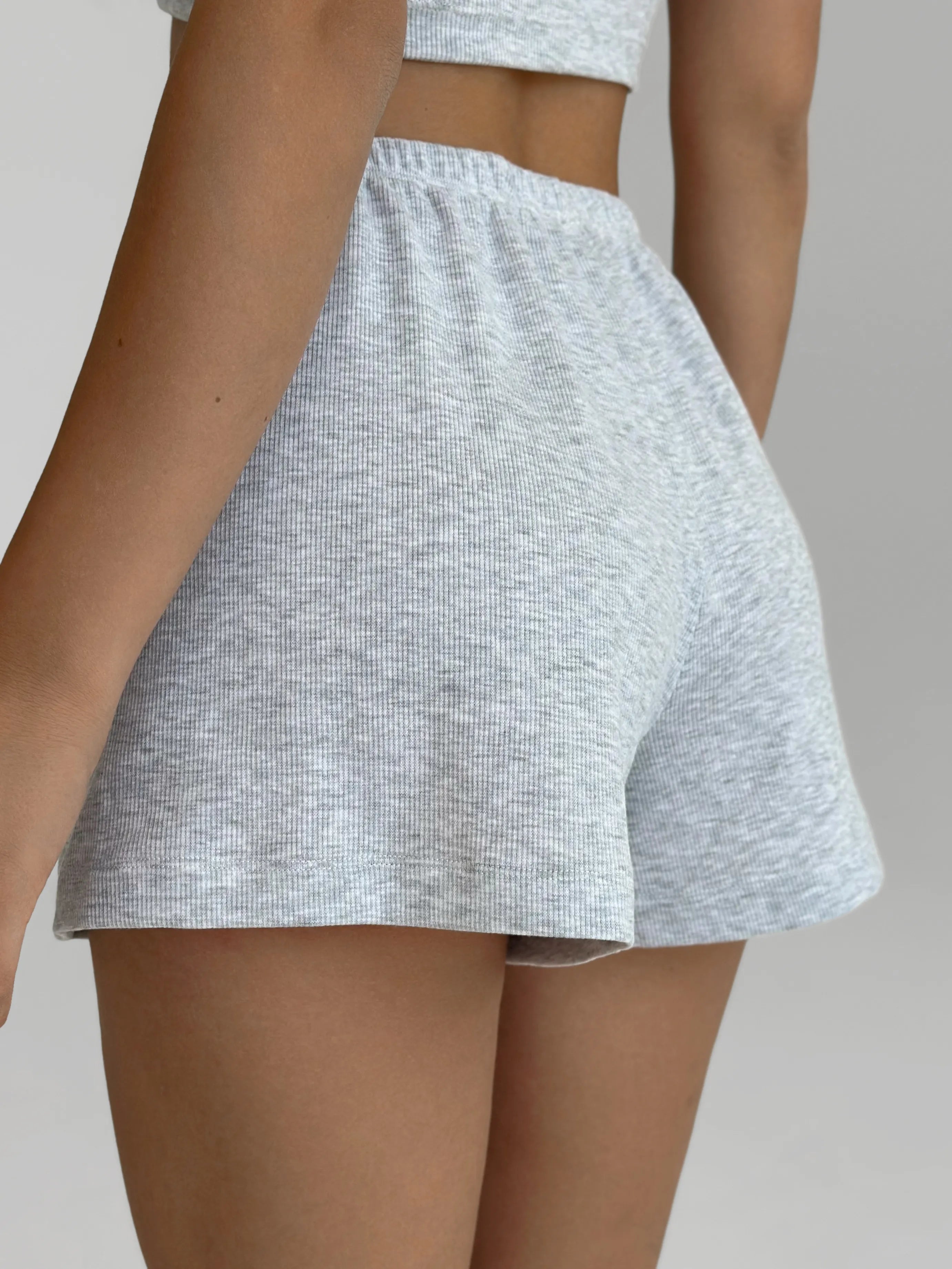 Grey ribbed knit shorts