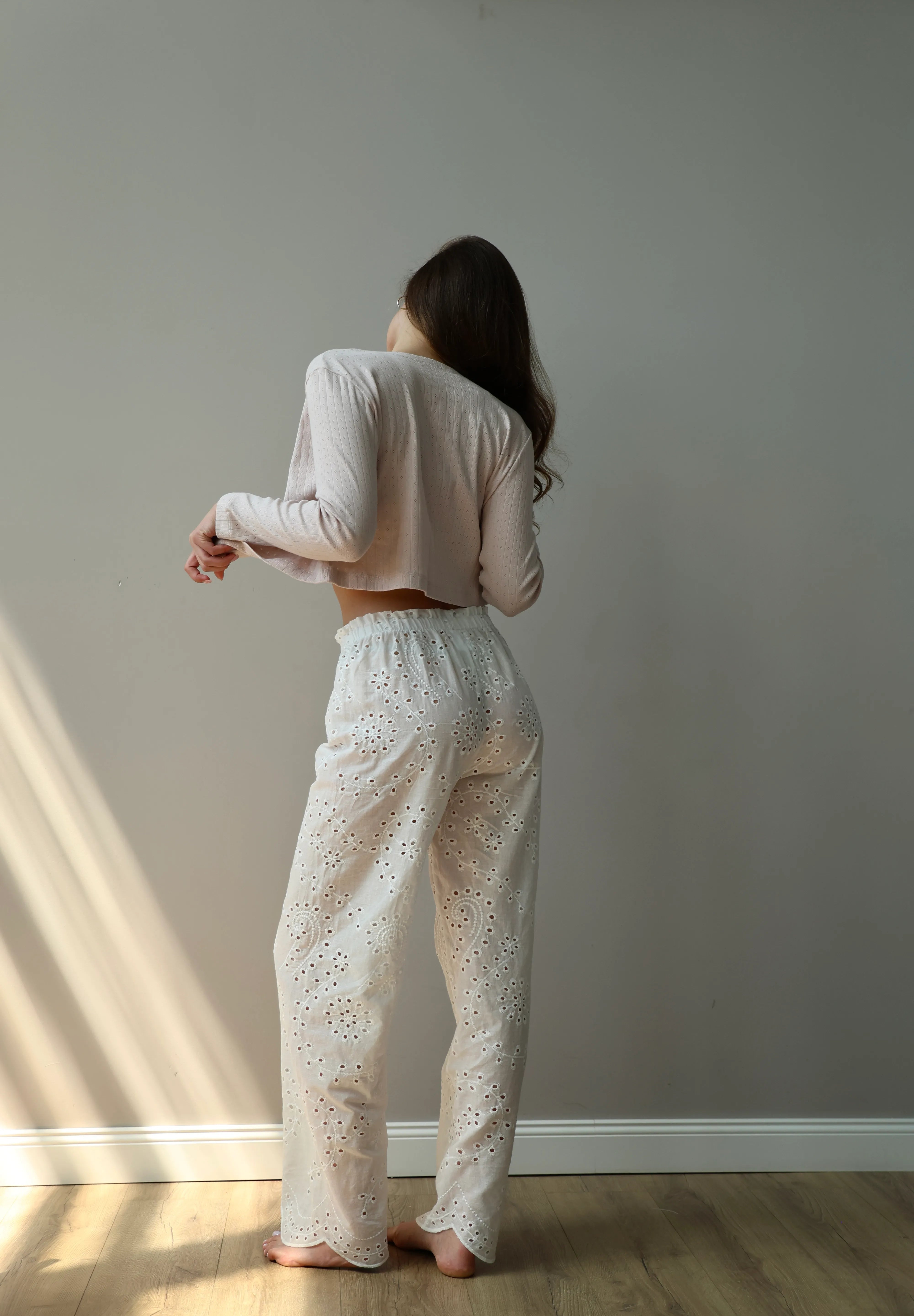 Pants Mono brocade openwork design "twig"