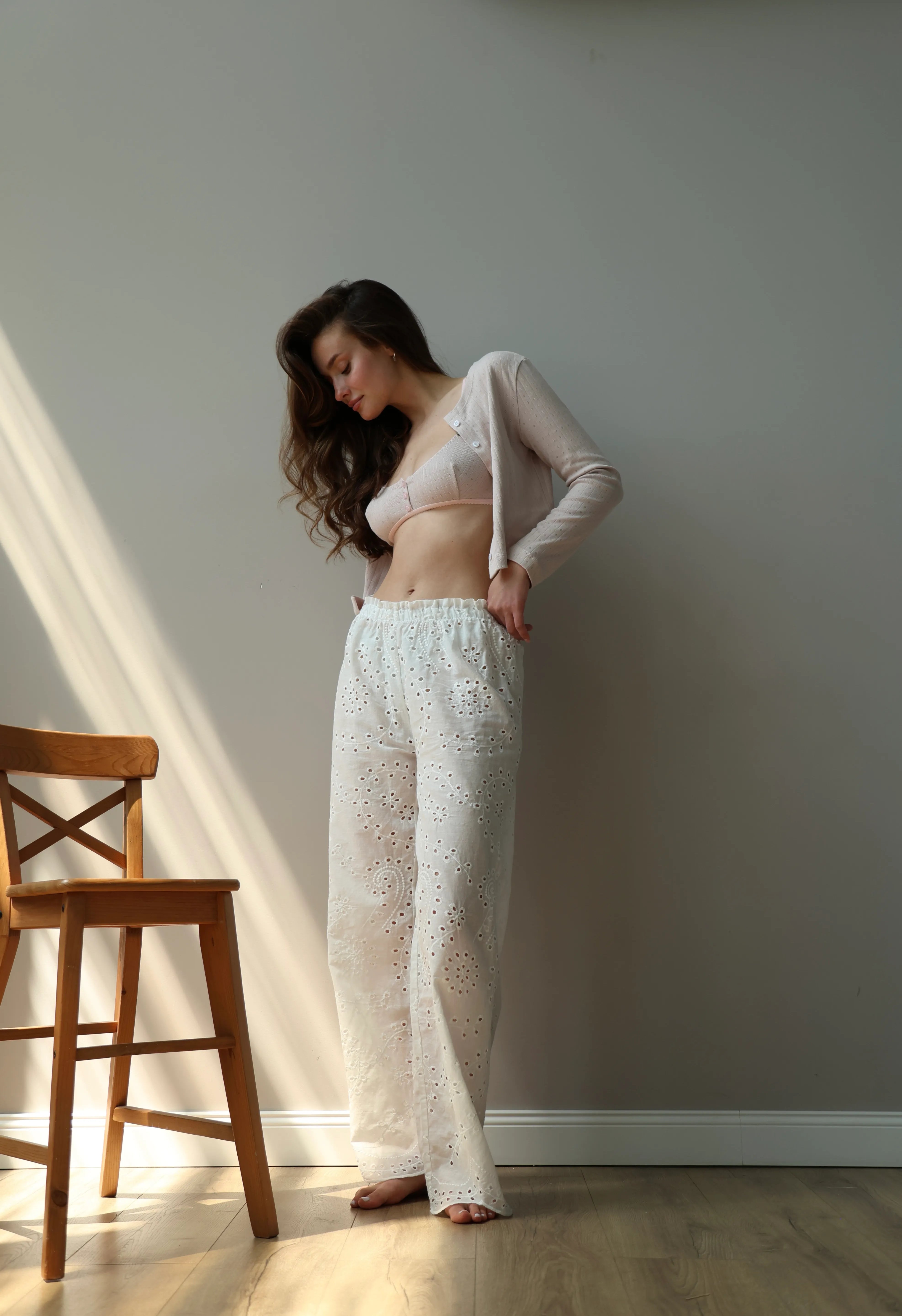 Pants Mono brocade openwork design "twig"