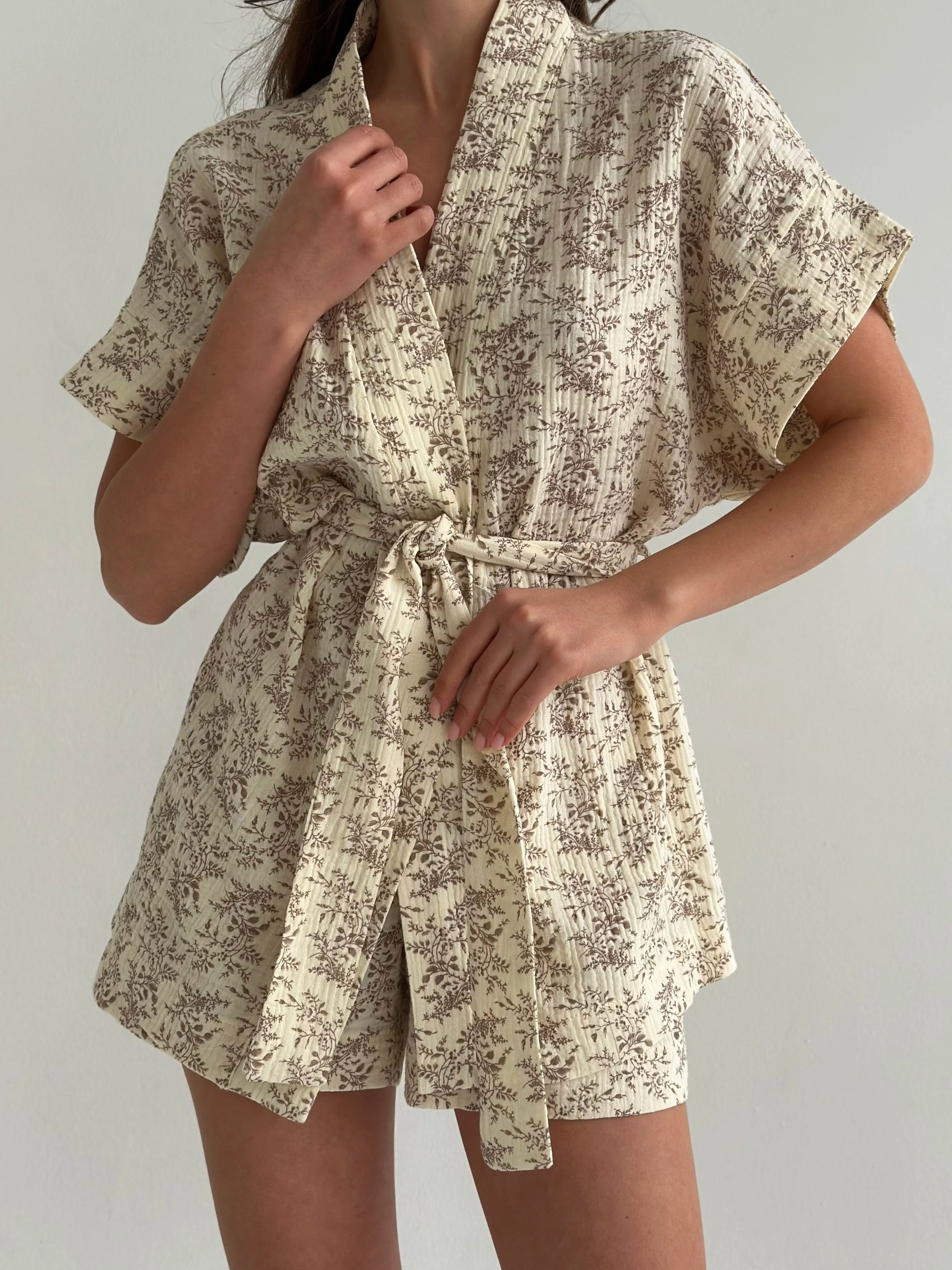 Muslin Kimono and Shorts Suit "Brown Wildflowers" on Ivory