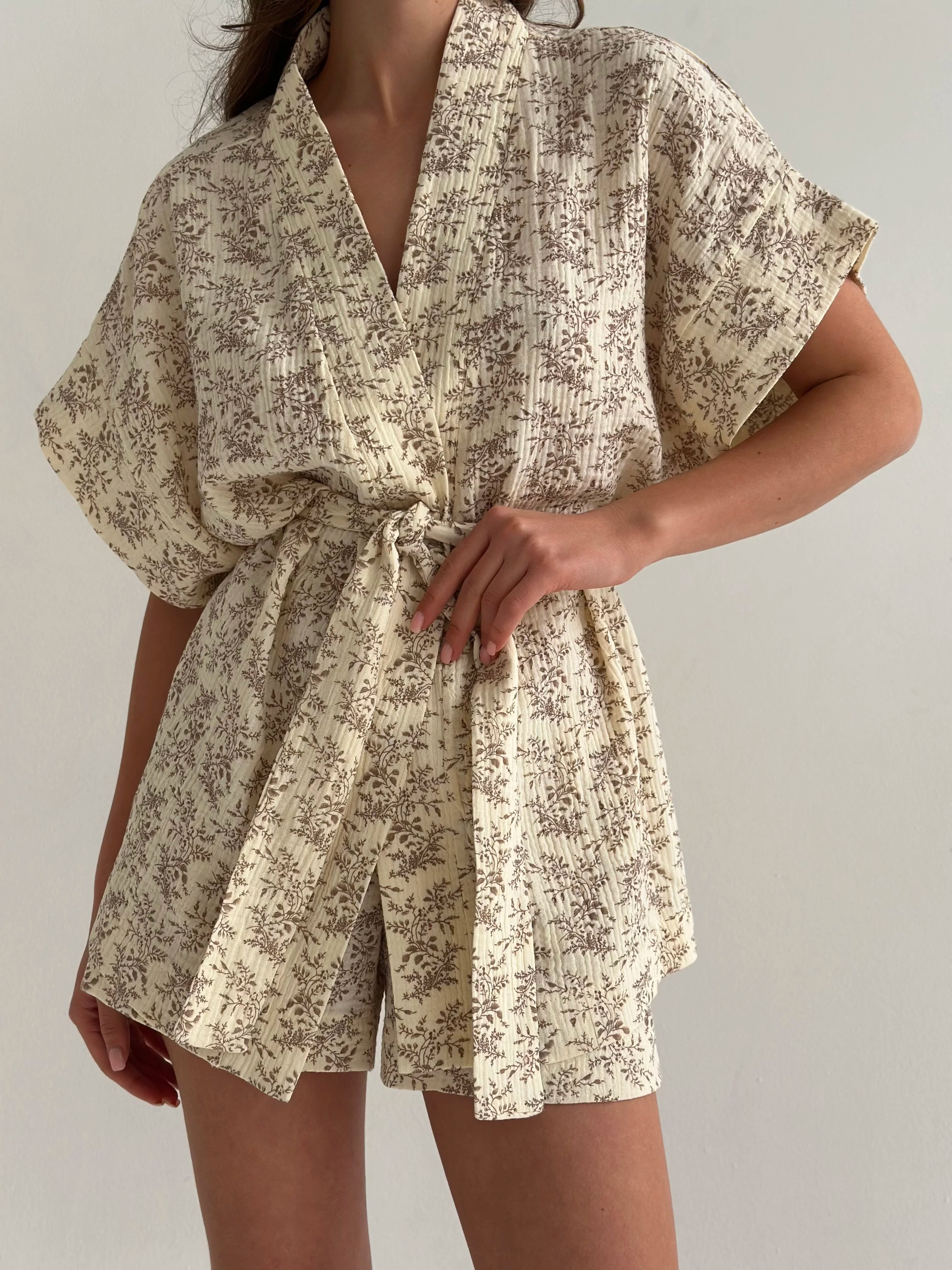Muslin Kimono and Shorts Suit "Brown Wildflowers" on Ivory