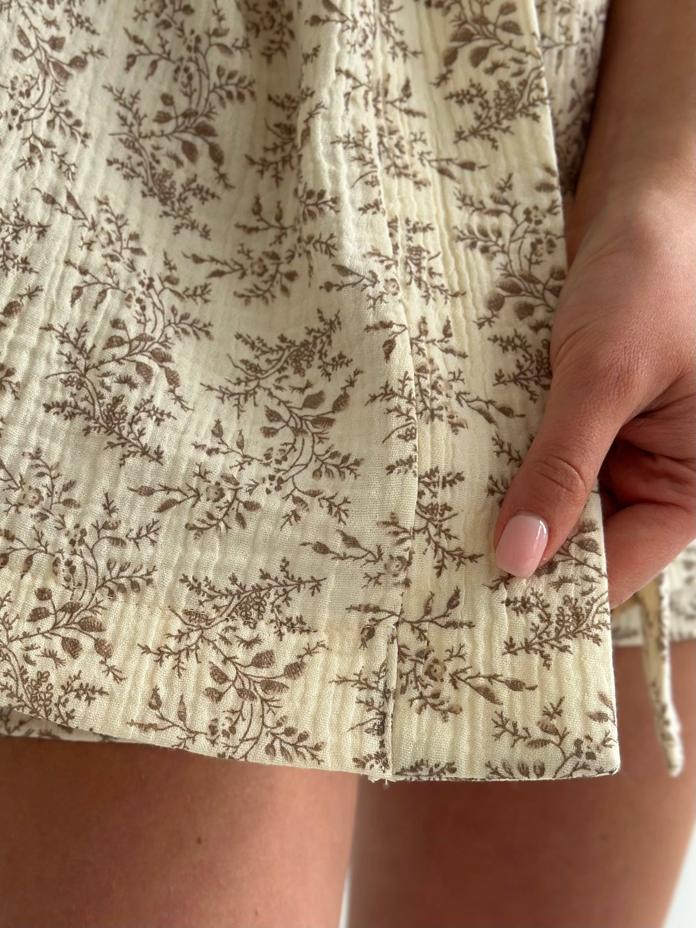Muslin Kimono and Shorts Suit "Brown Wildflowers" on Ivory