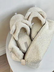 Gift set TEDDY white (cosmetic bag, slippers)
