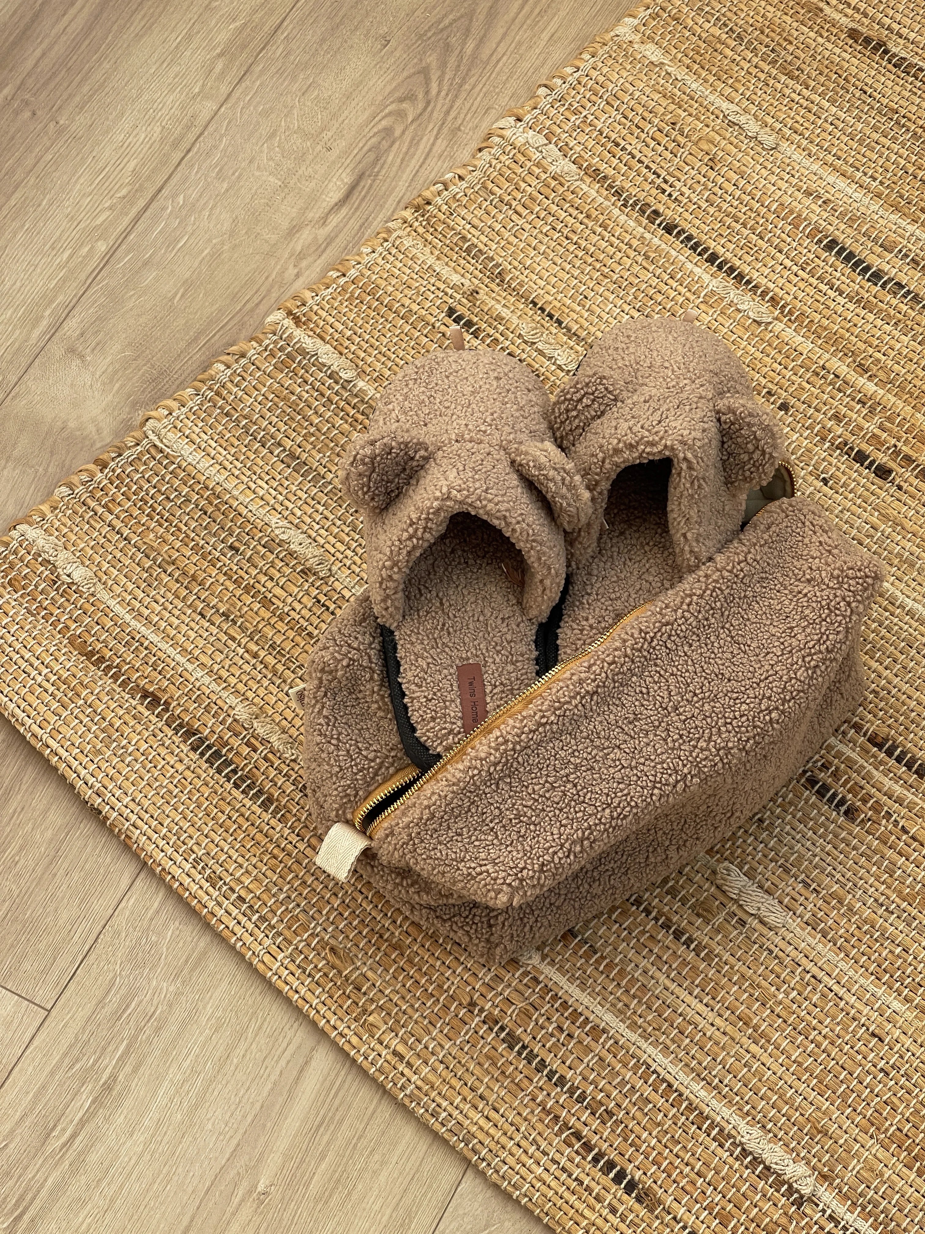 Gift set TEDDY brown (cosmetic bag, slippers)