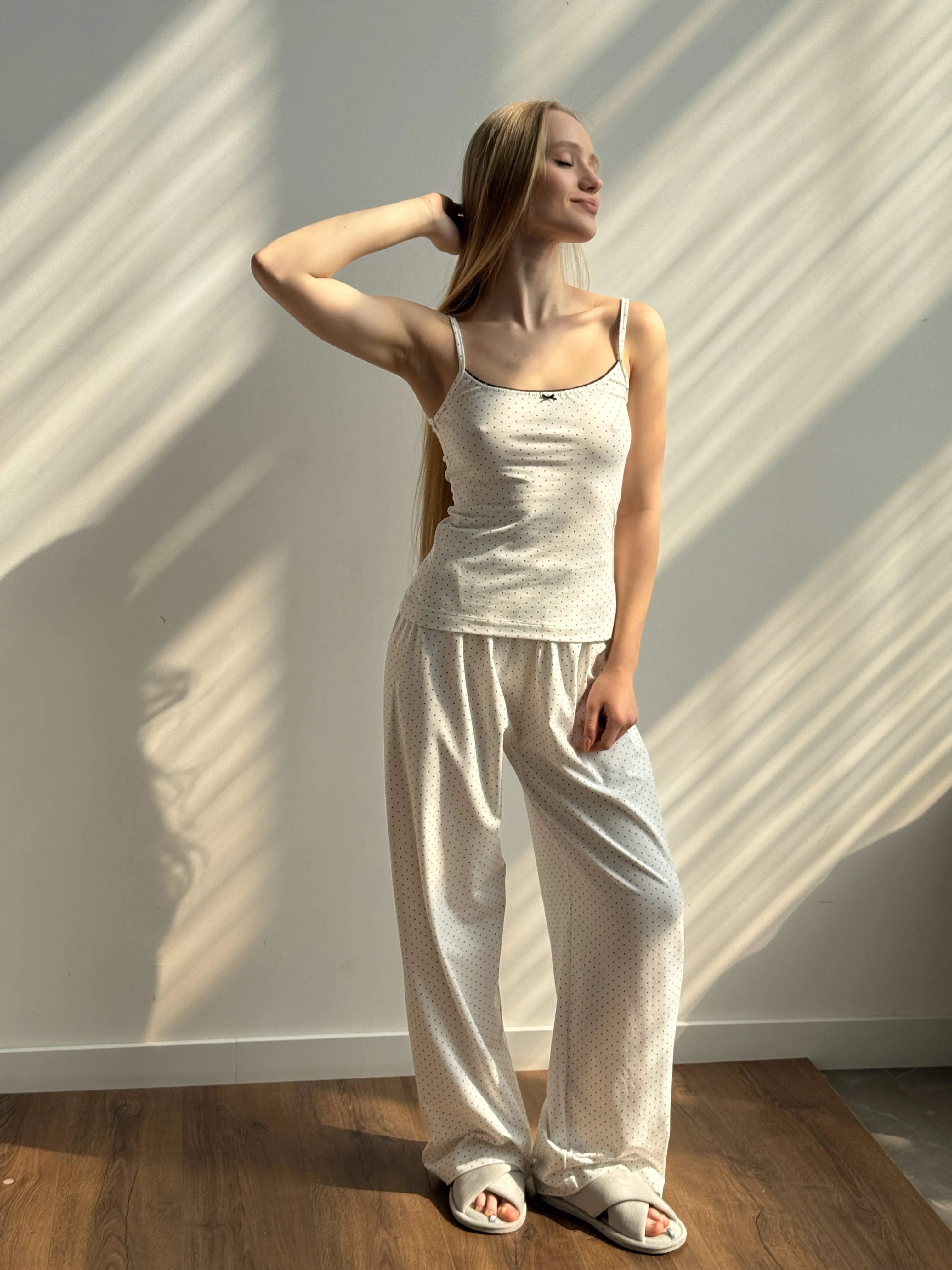 Knitted suit wide pants and polka dot T-shirt in blue on white