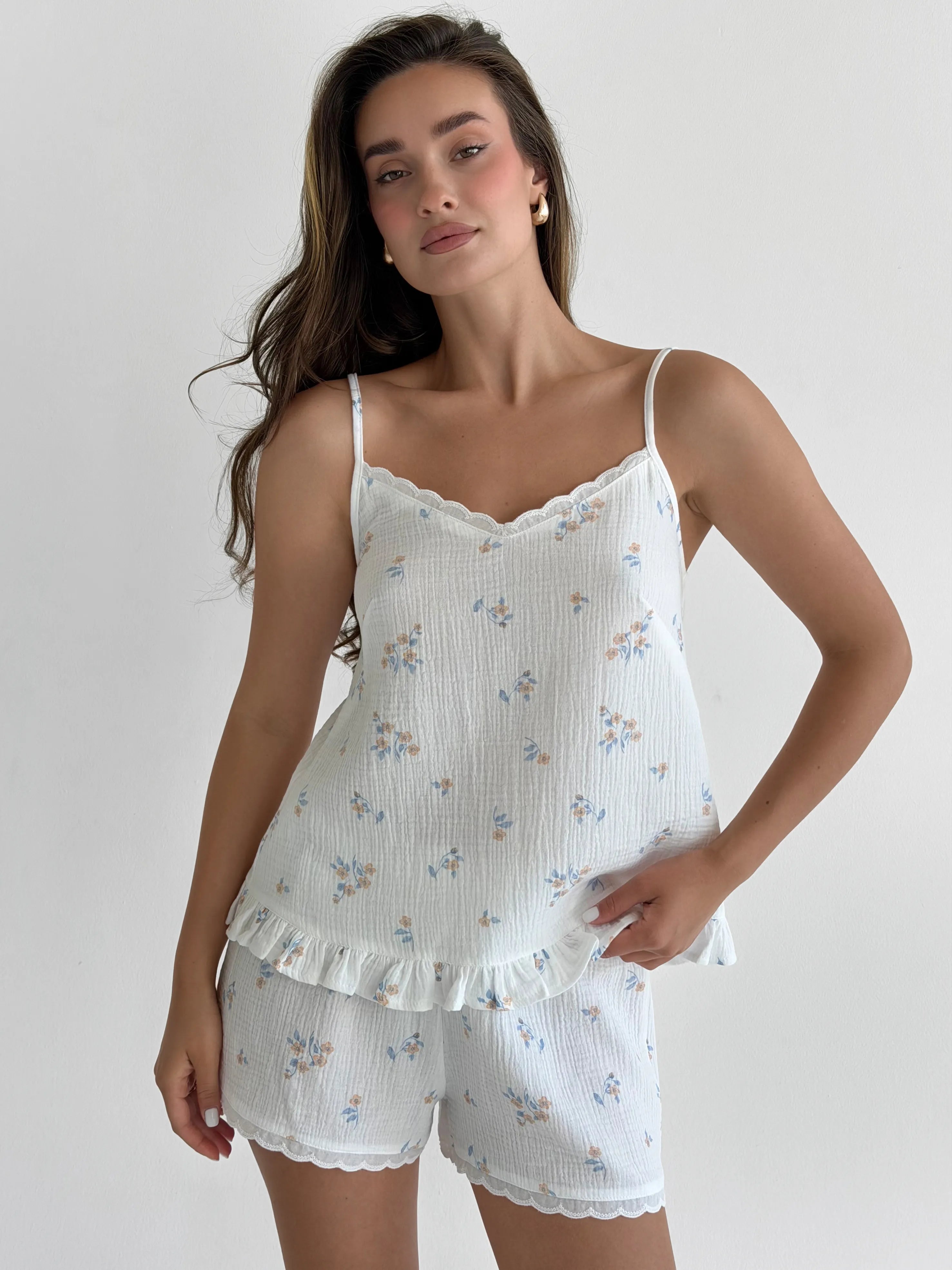 Muslin T-shirt and Shorts costume flower with blue leaf on milky