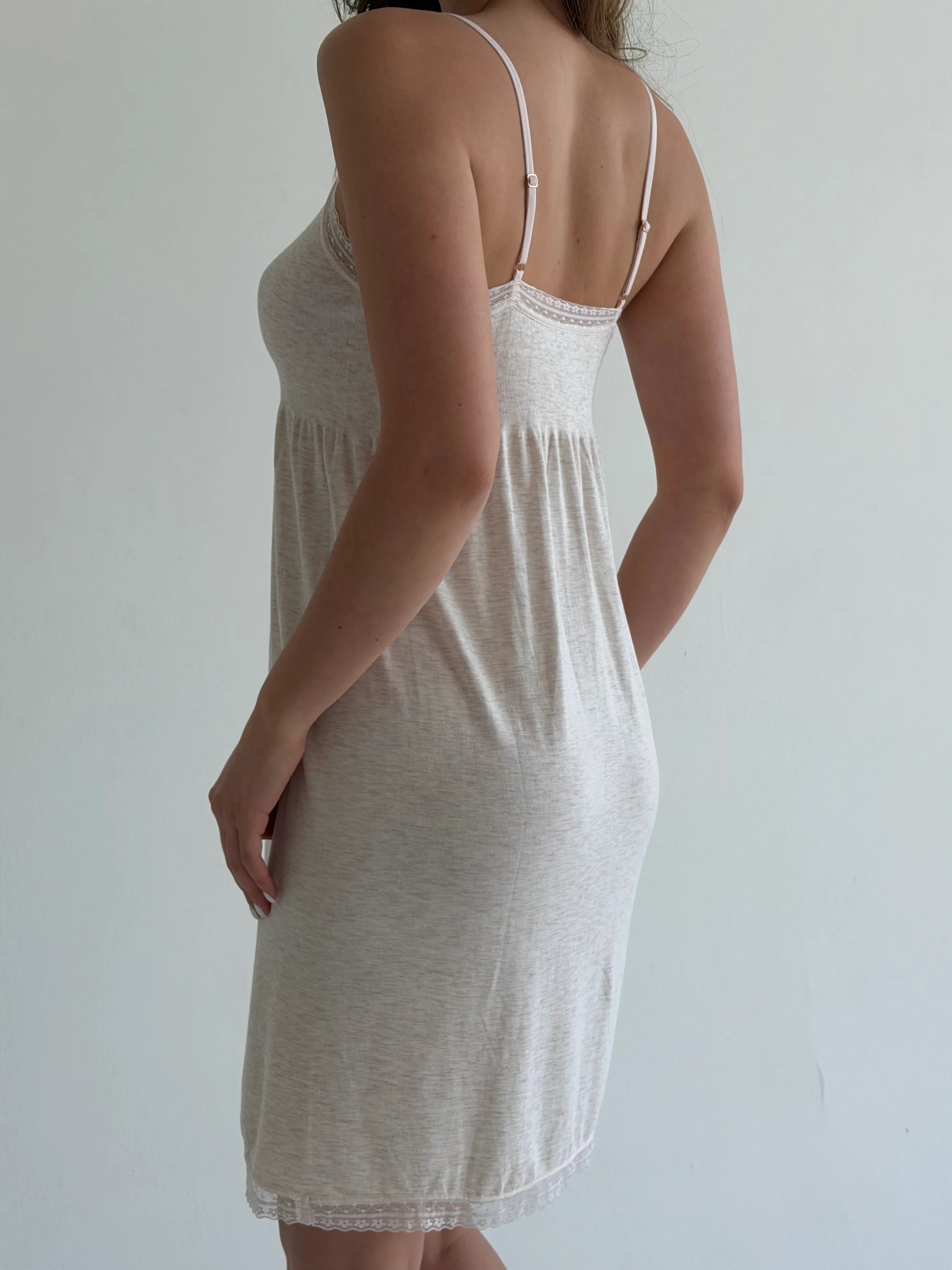 Viscose sleep dress with lace beige-pink
