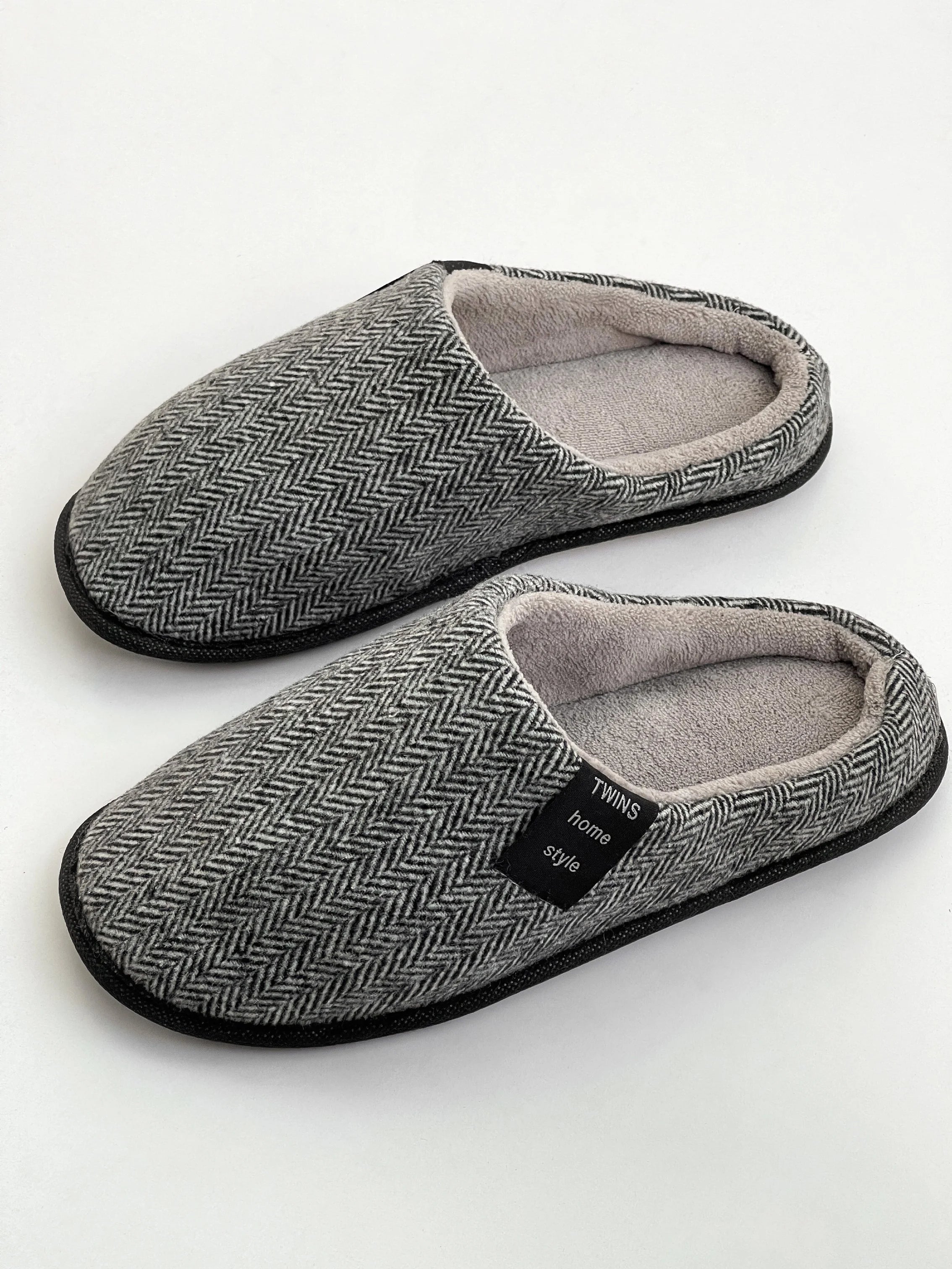 Men's elegant gray slippers