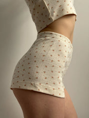 Ribbed mini shorts in milky rose