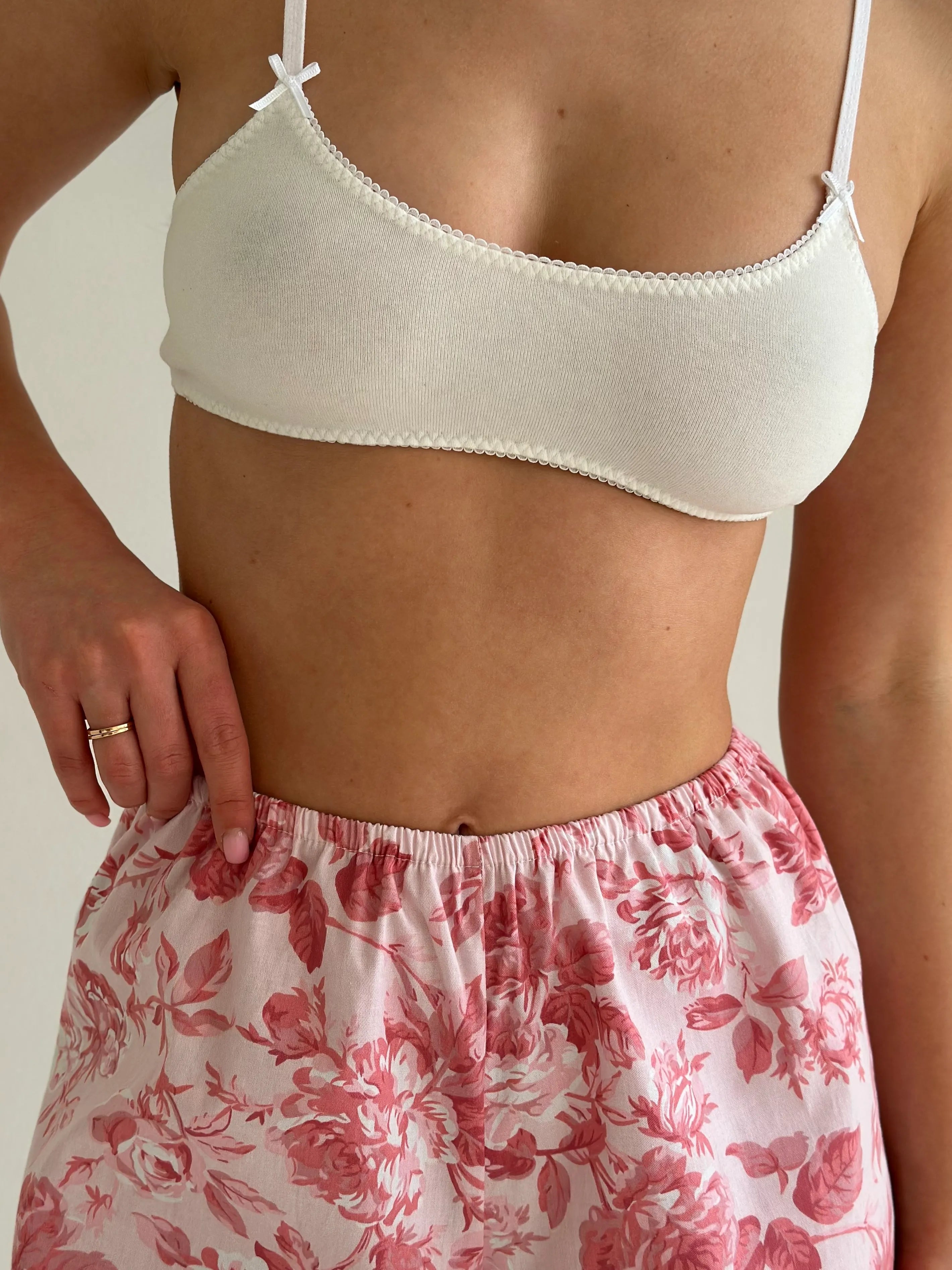 Satin Shorts mono tea roses on pink