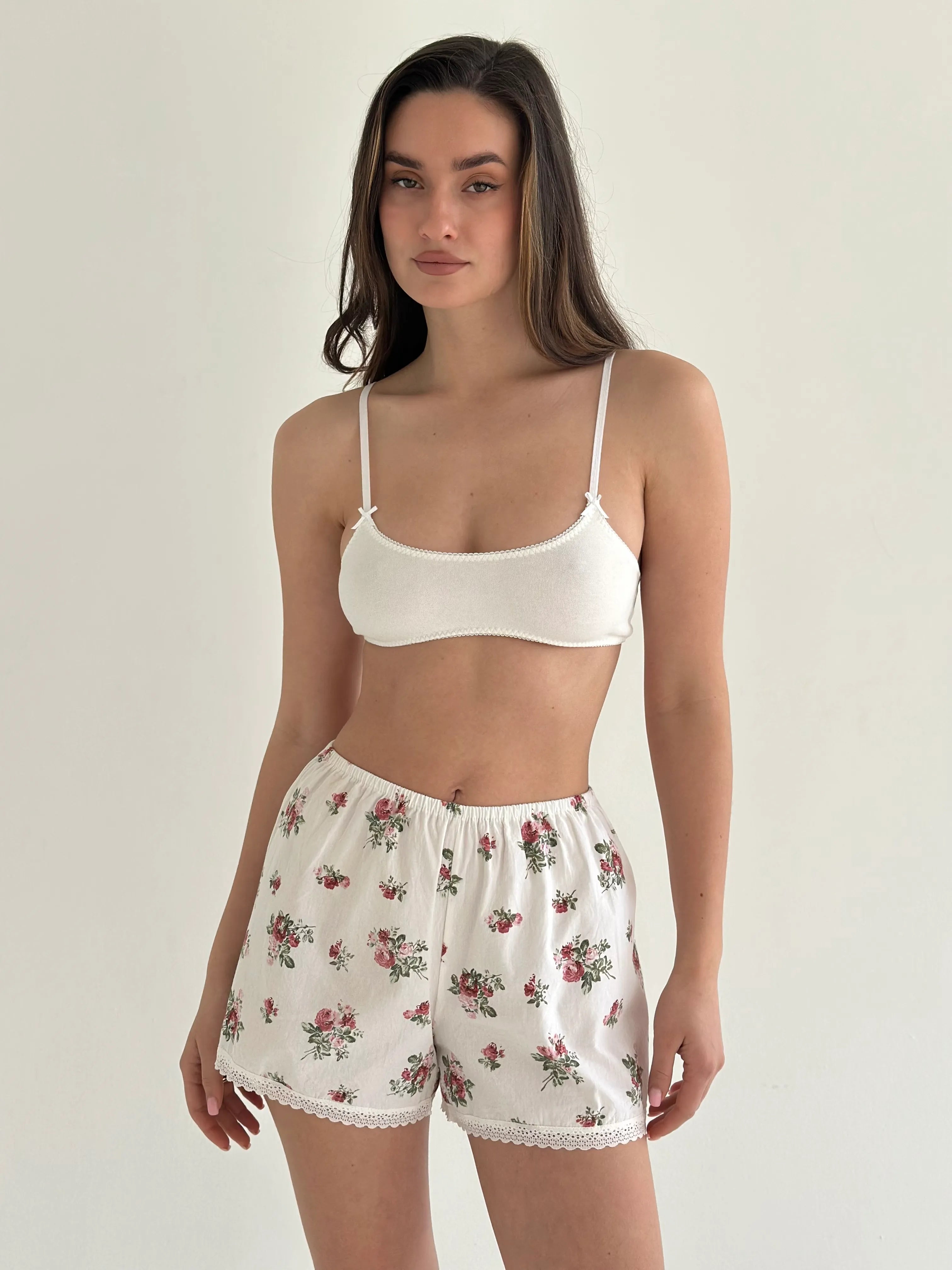 Satin Shorts mono rose bush on milky