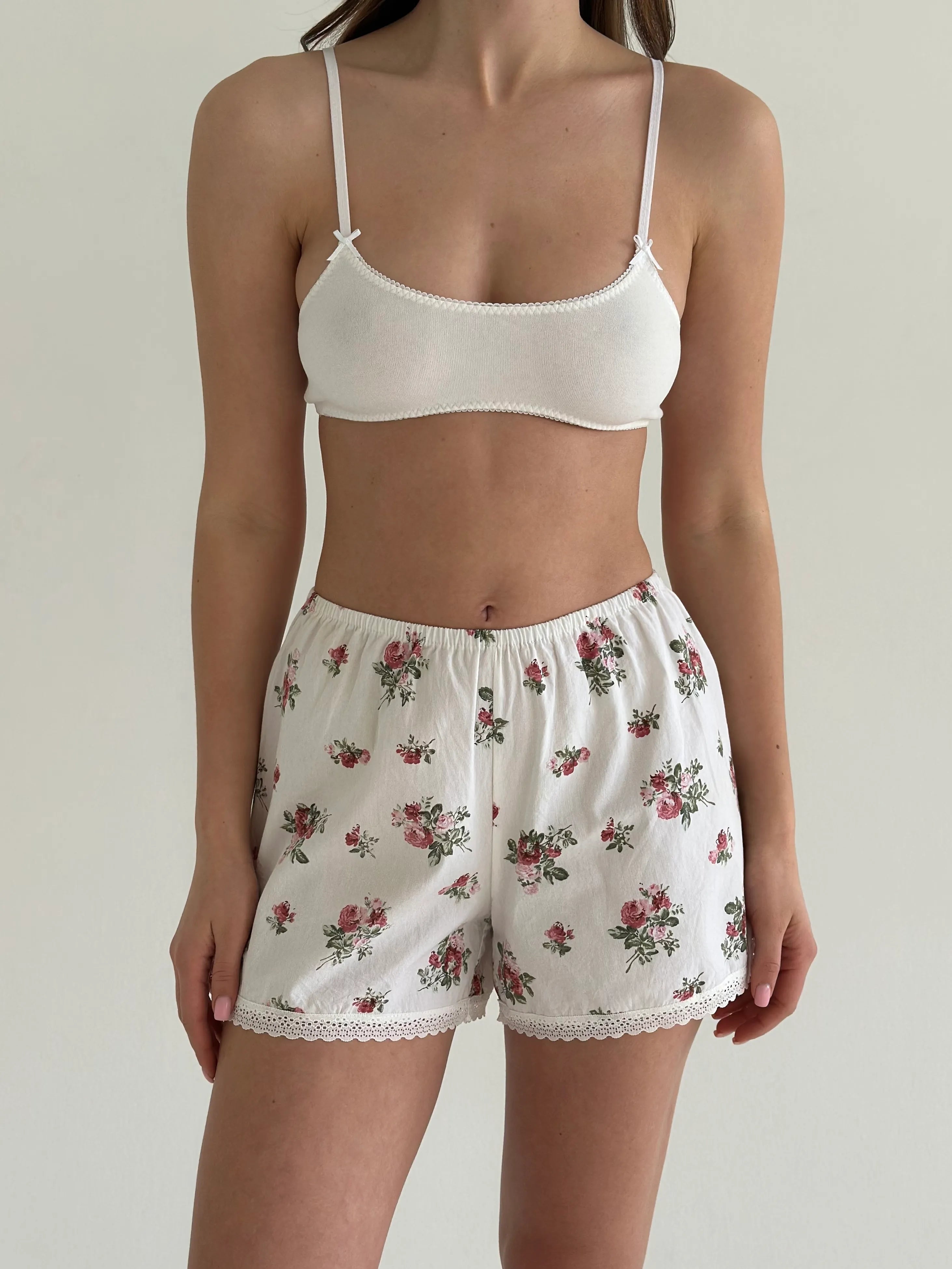 Satin Shorts mono rose bush on milky