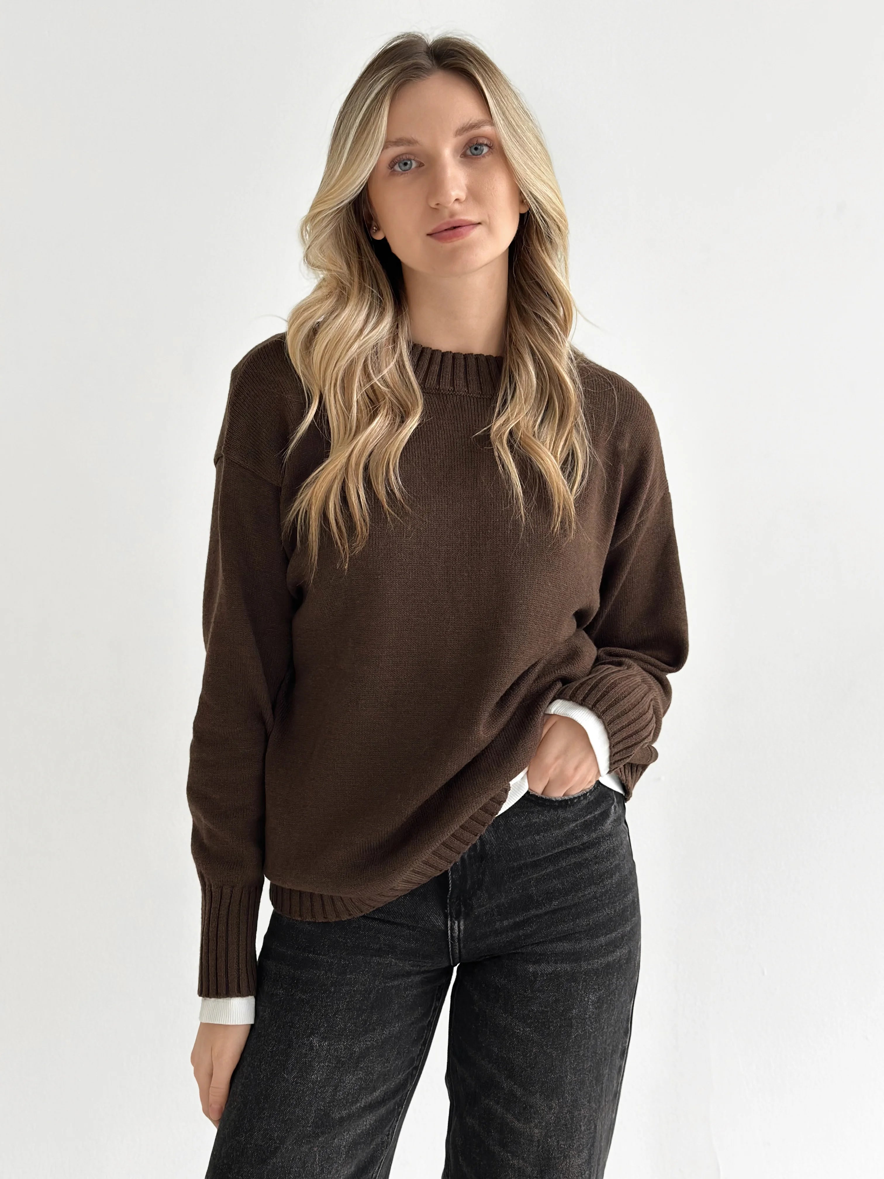 Knitted sweater brown