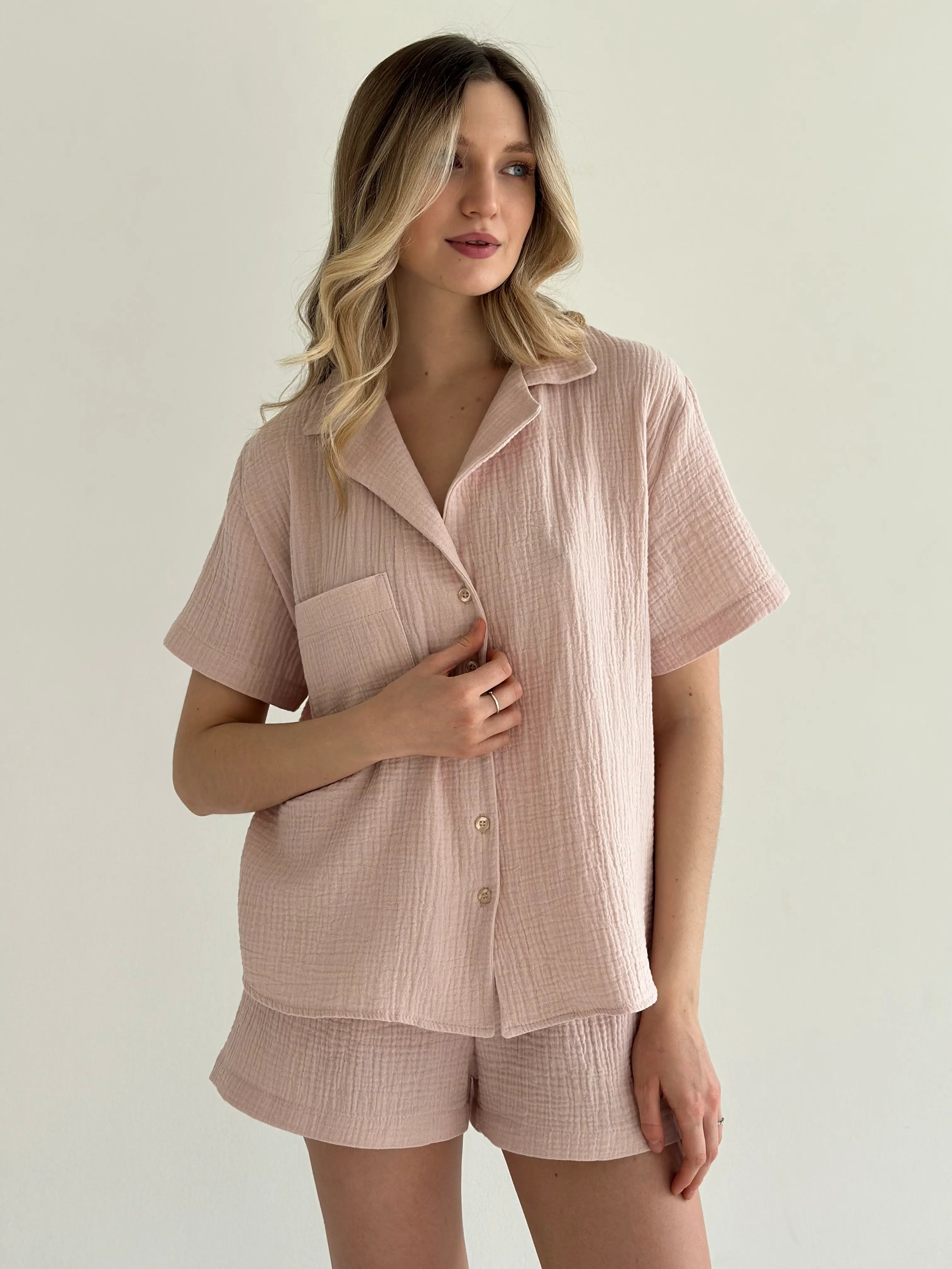 Muslin set 2-layer short-sleeved shirt and shorts powder